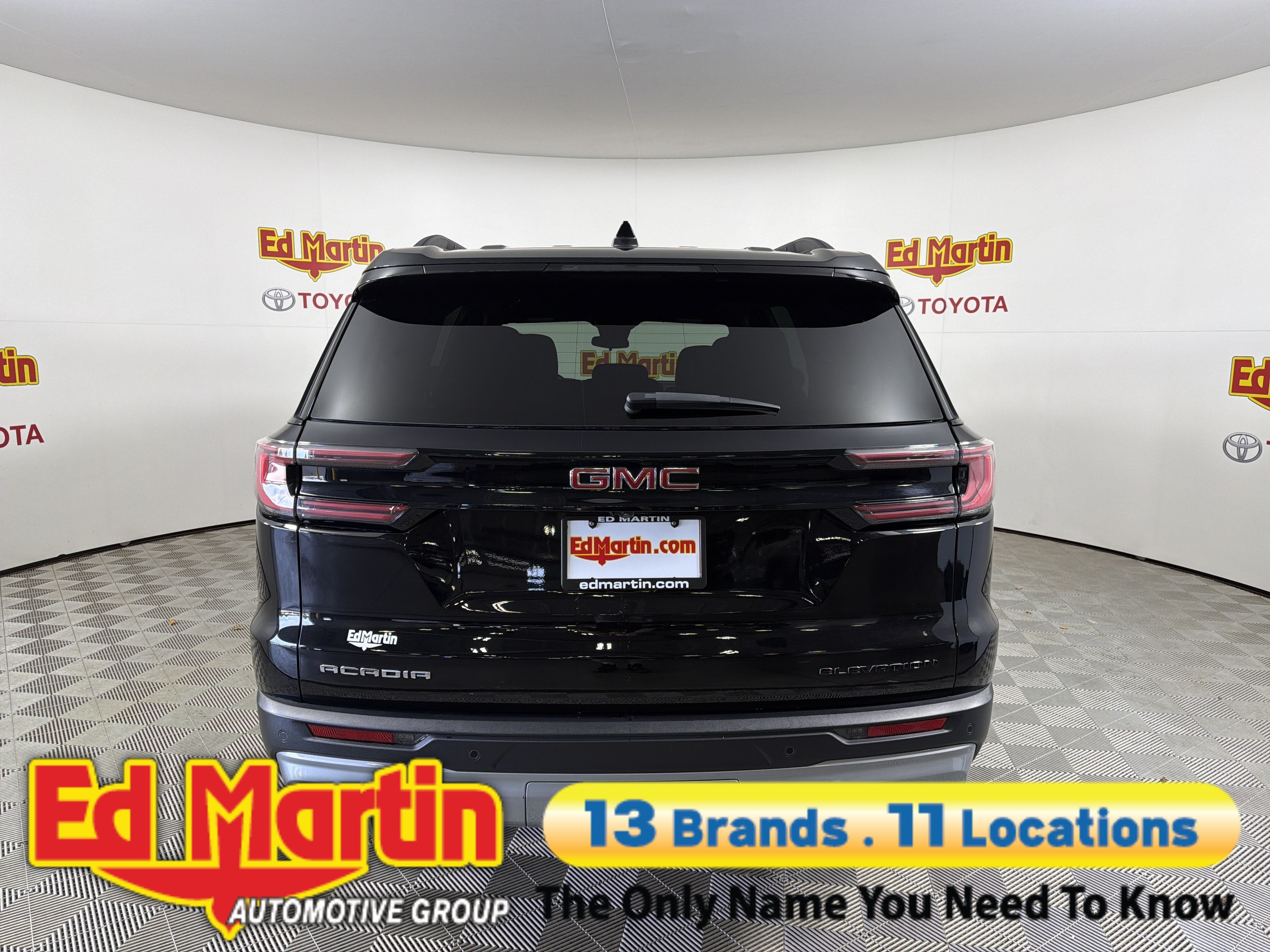 2025 GMC Acadia FWD Elevation