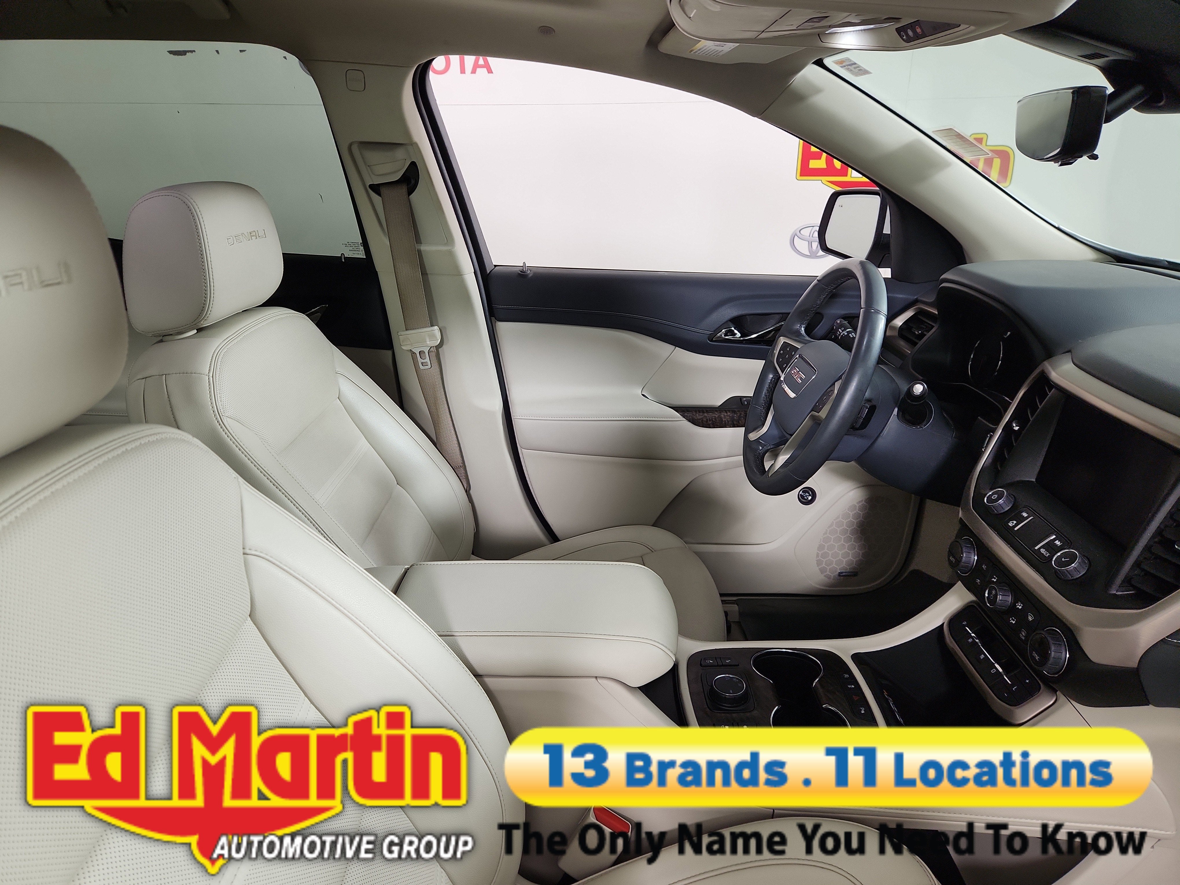 2023 GMC Acadia Denali