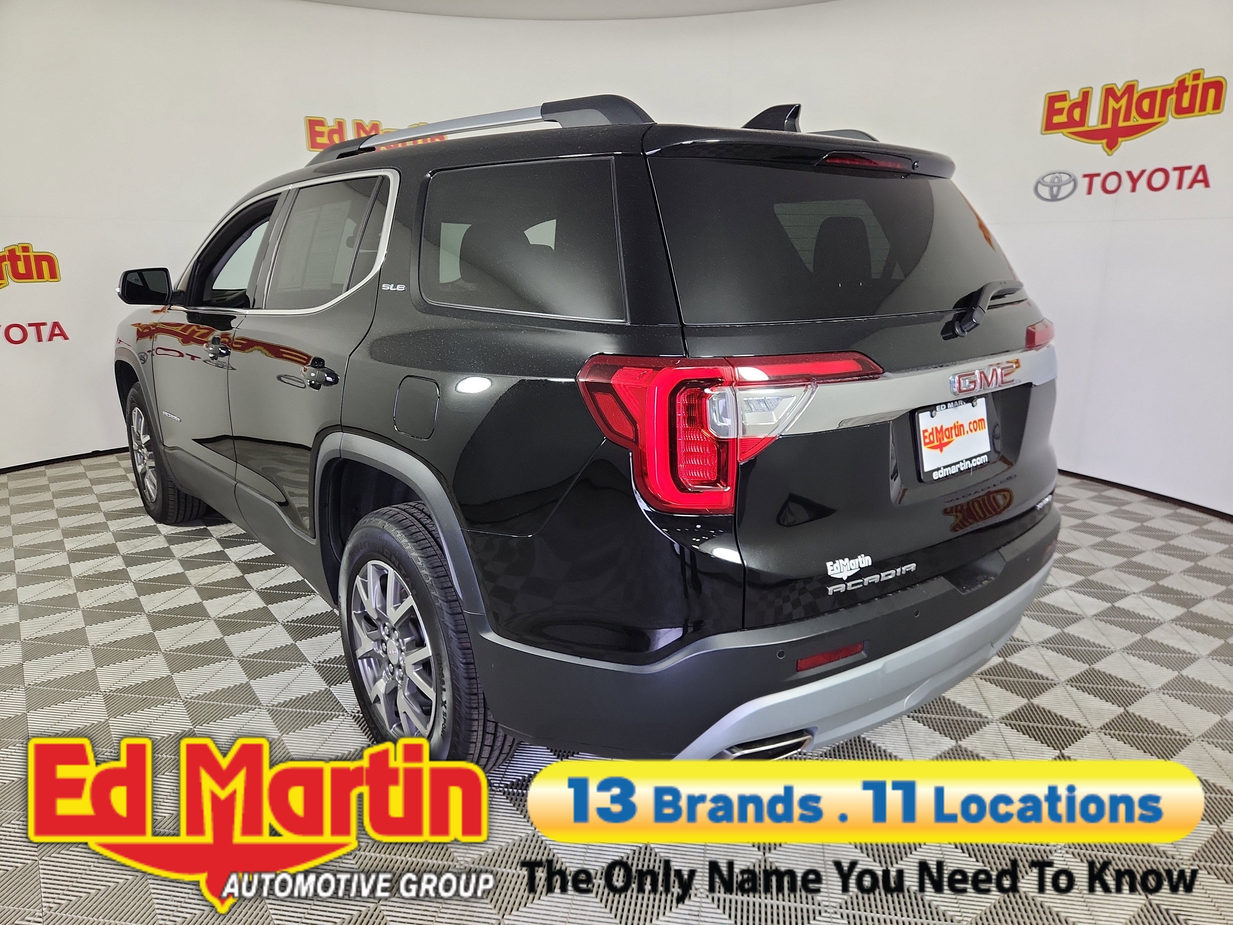 2023 GMC Acadia SLE