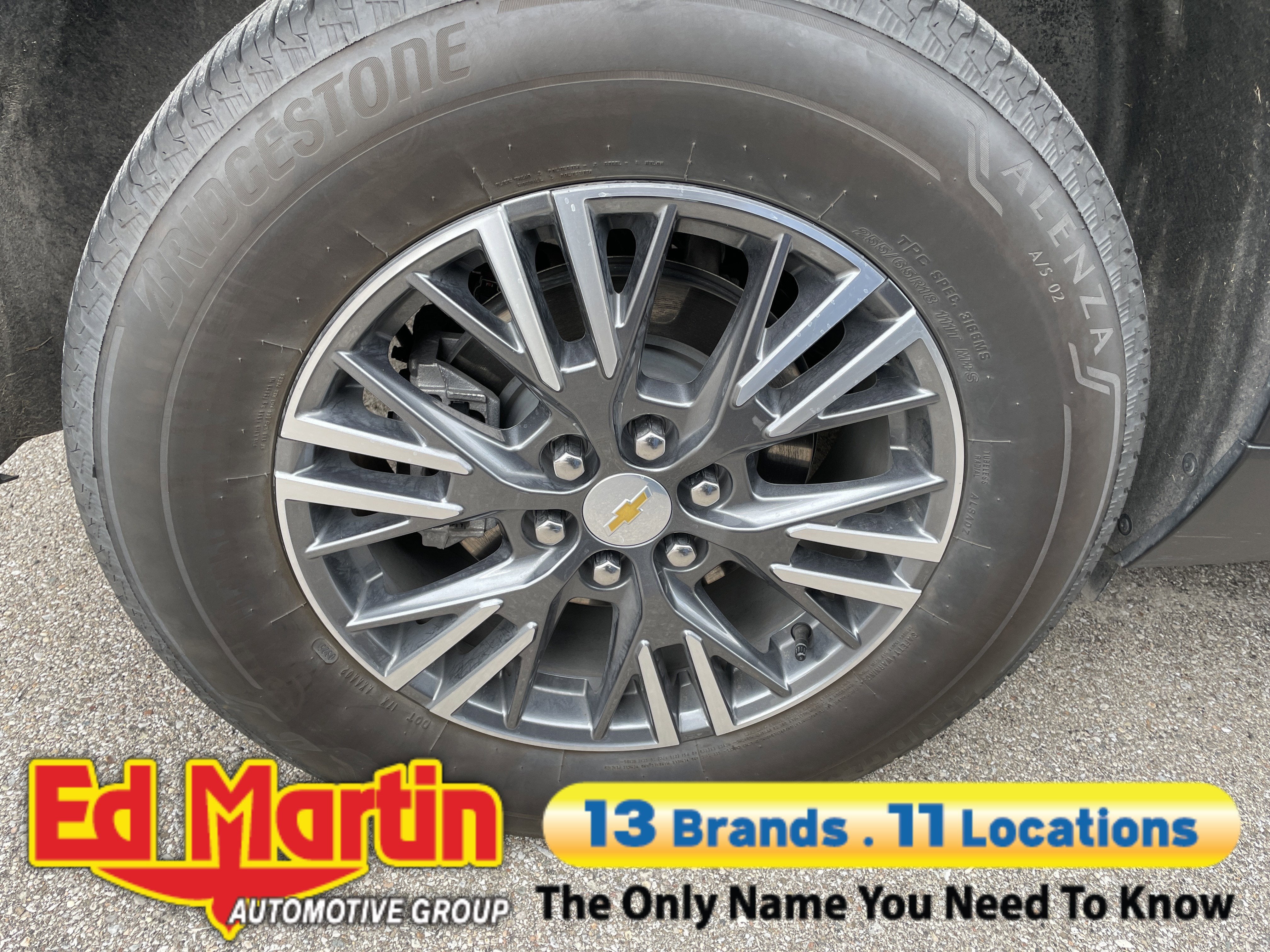 2025 Chevrolet Traverse AWD LT
