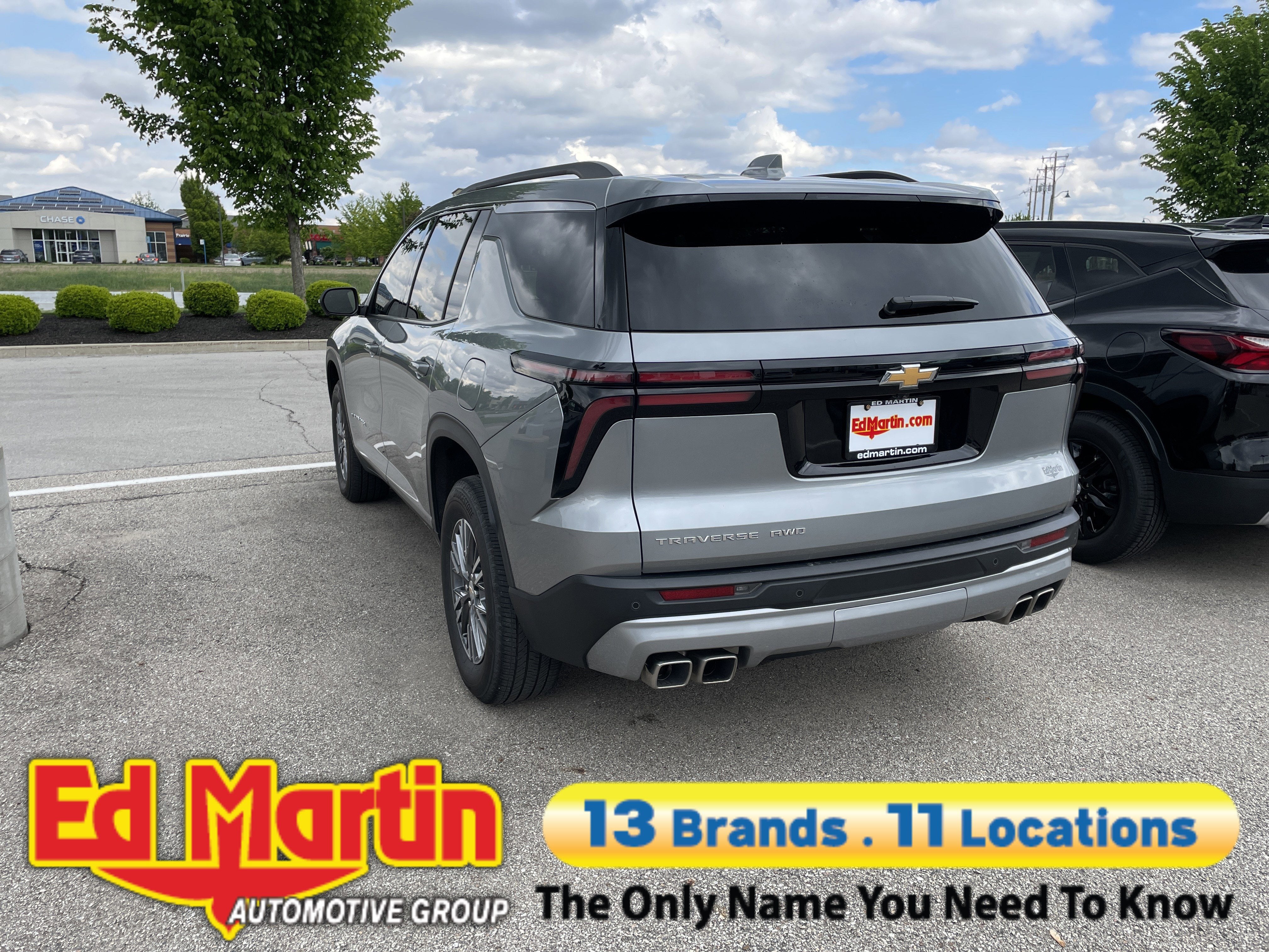 2025 Chevrolet Traverse AWD LT