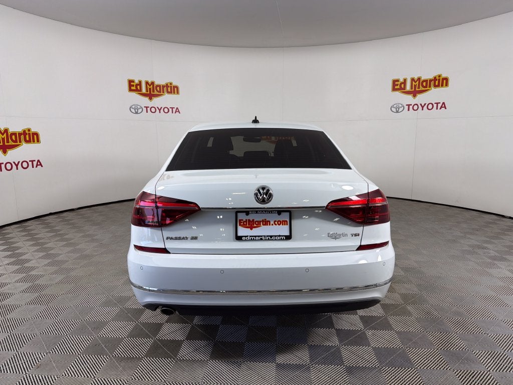 2018 Volkswagen Passat 2.0T SE