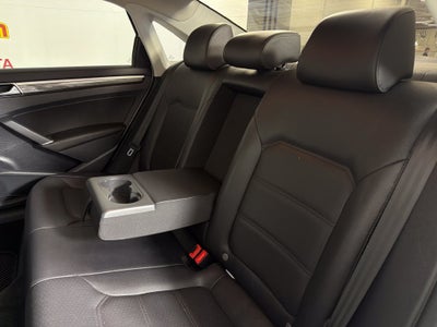 2018 Volkswagen Passat 2.0T SE