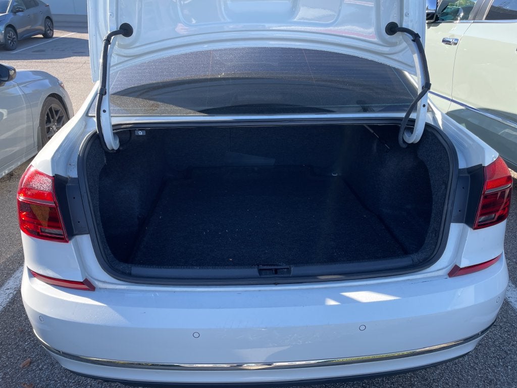 2018 Volkswagen Passat 2.0T SE
