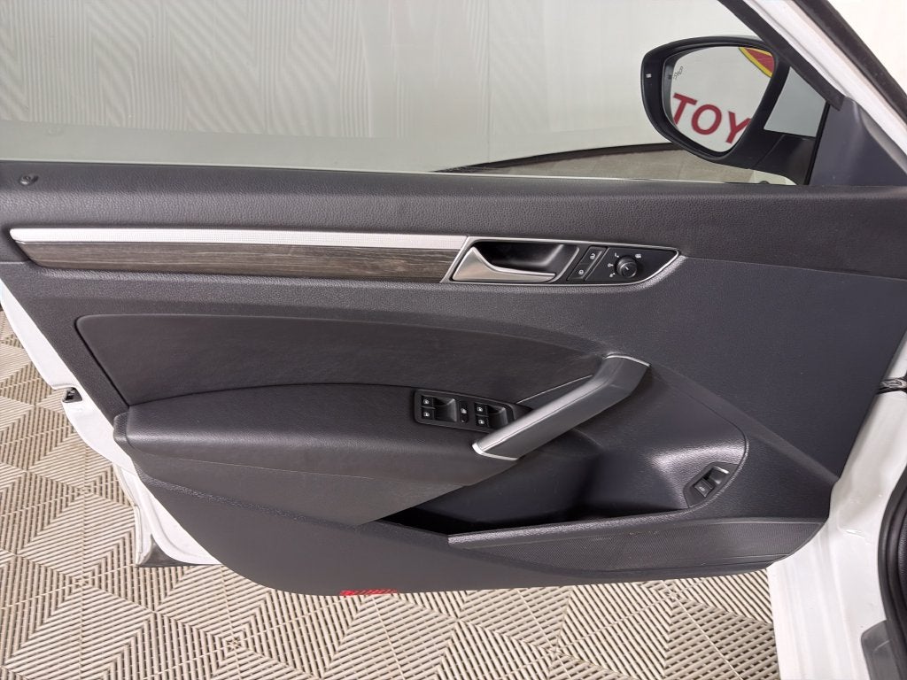 2018 Volkswagen Passat 2.0T SE