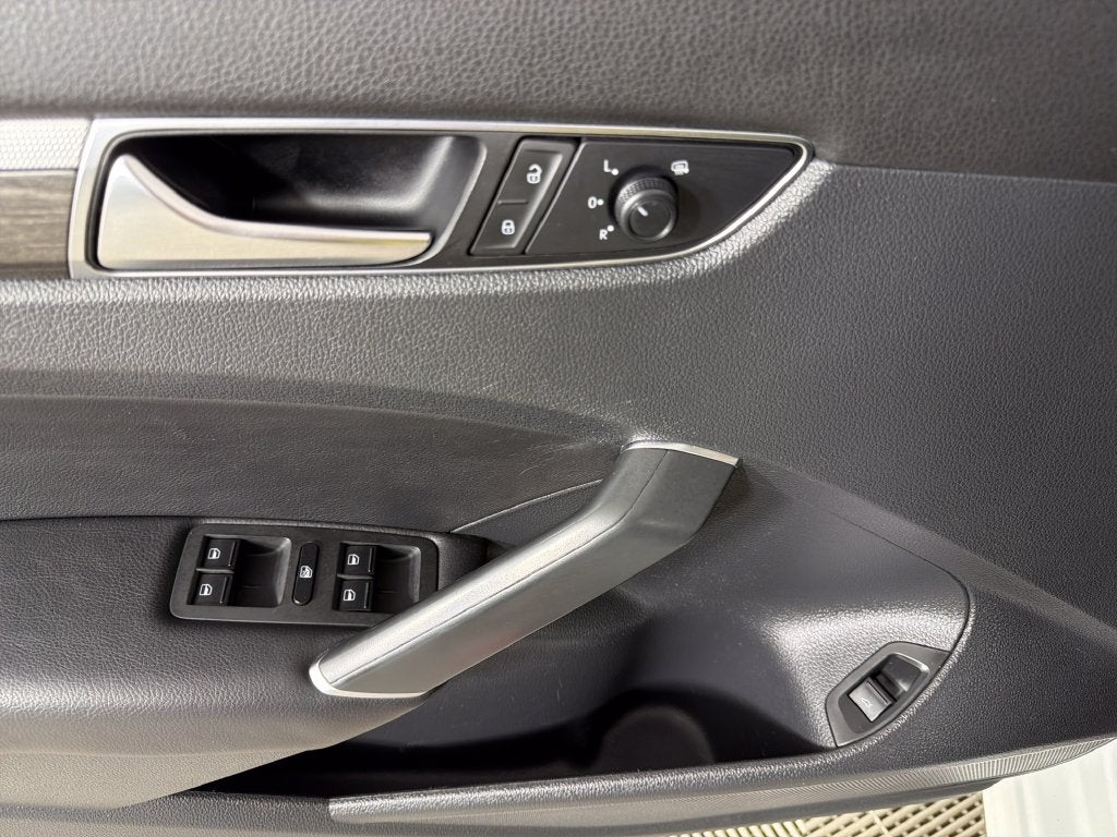 2018 Volkswagen Passat 2.0T SE