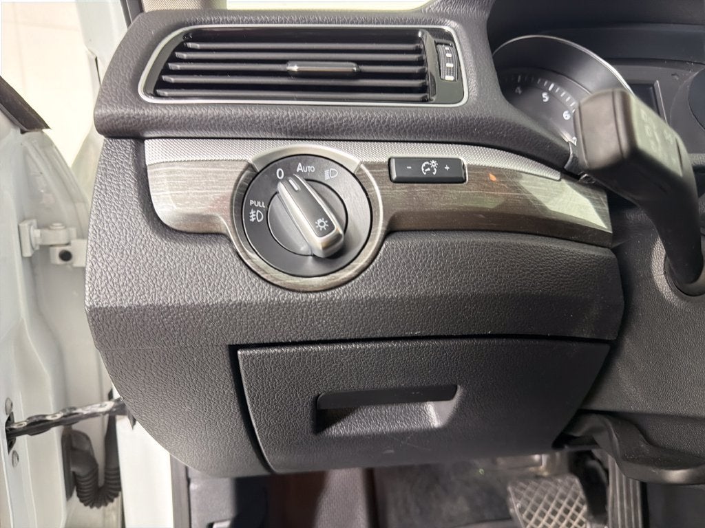 2018 Volkswagen Passat 2.0T SE