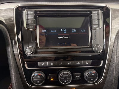 2018 Volkswagen Passat 2.0T SE