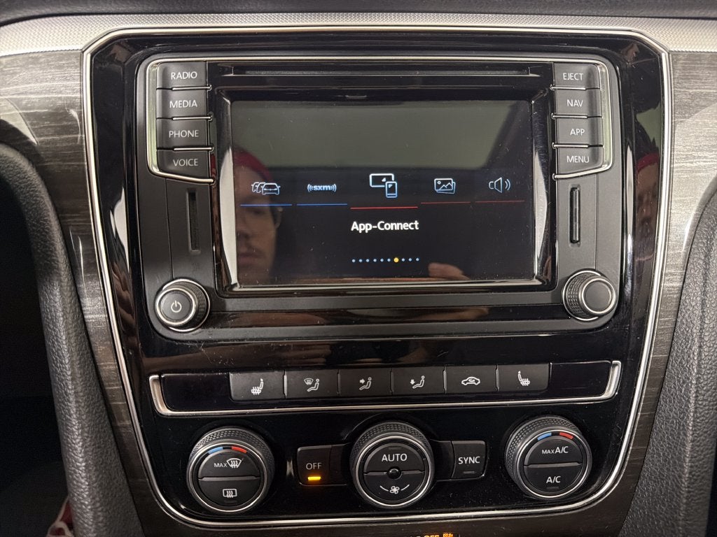 2018 Volkswagen Passat 2.0T SE