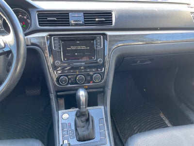 2018 Volkswagen Passat 2.0T SE