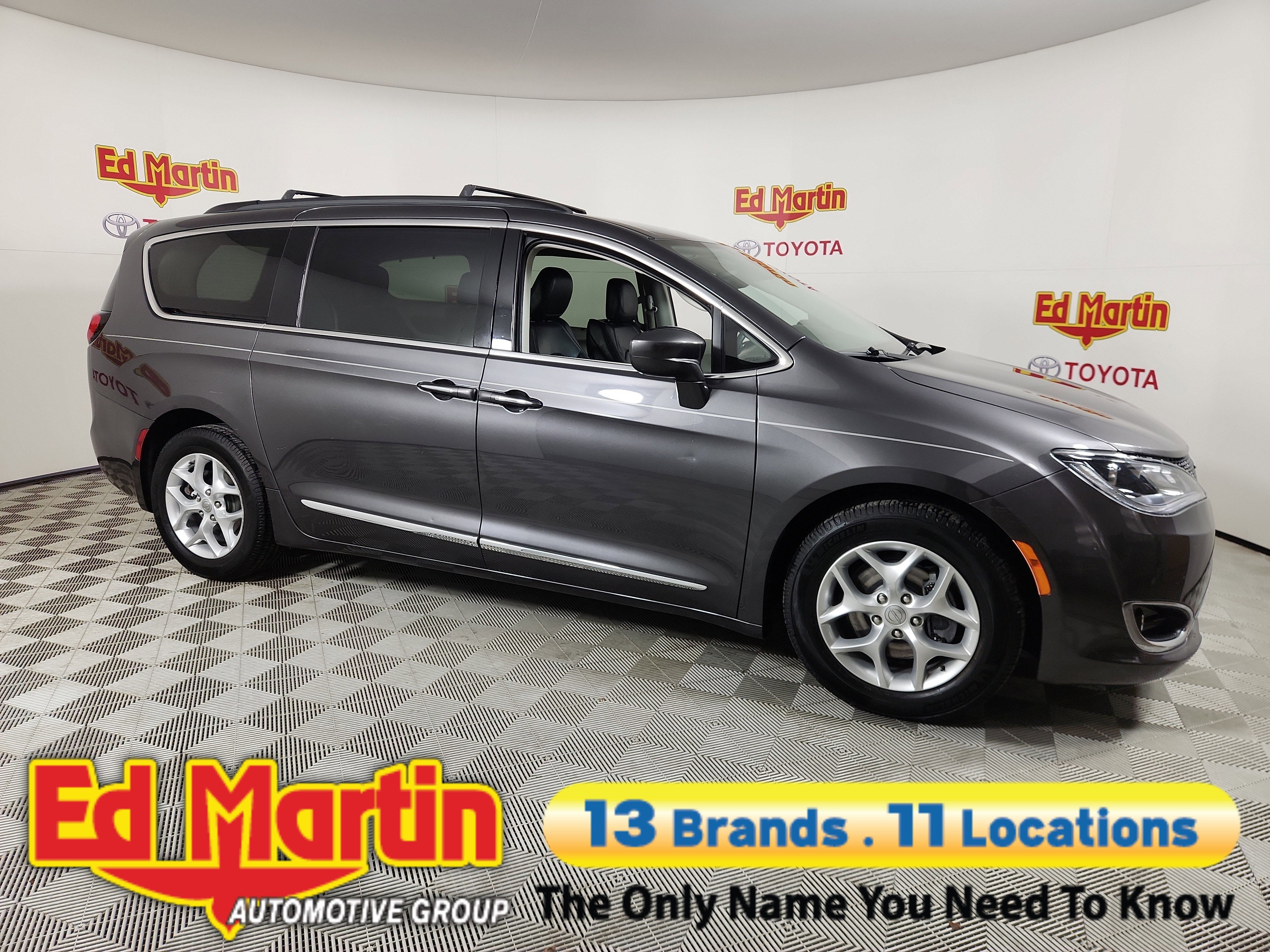 2017 Chrysler Pacifica Touring-L