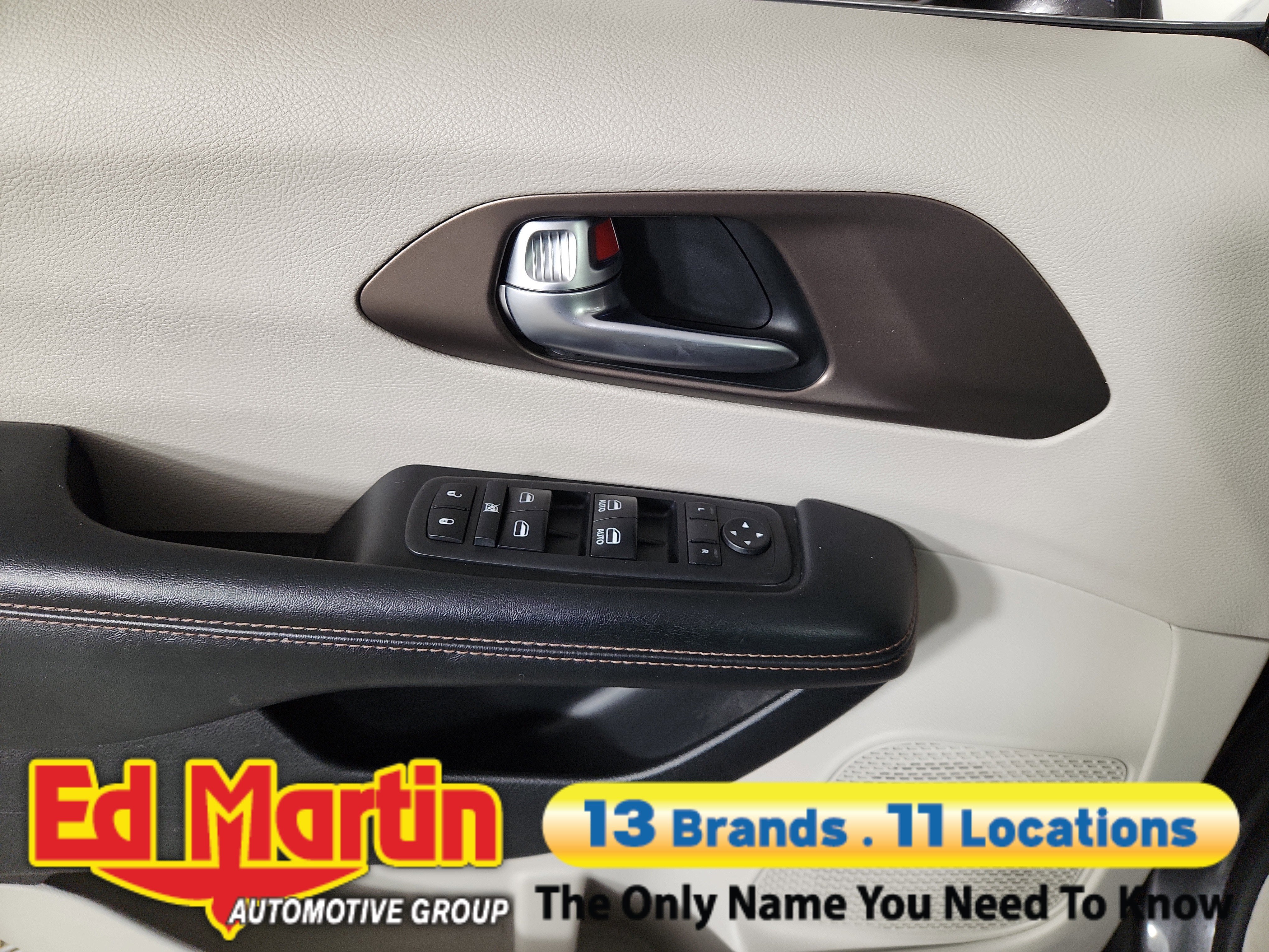 2017 Chrysler Pacifica Touring-L