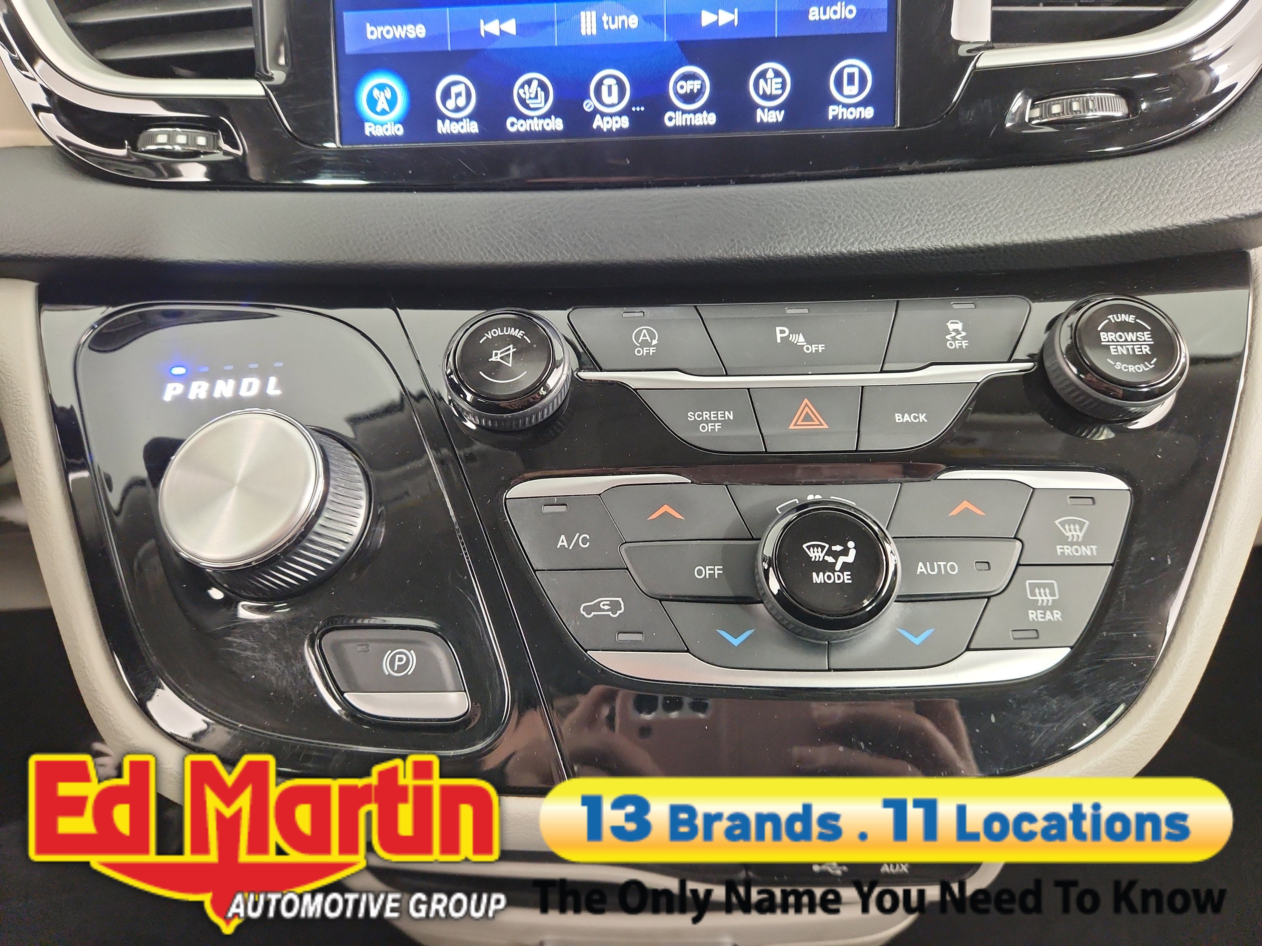 2017 Chrysler Pacifica Touring-L