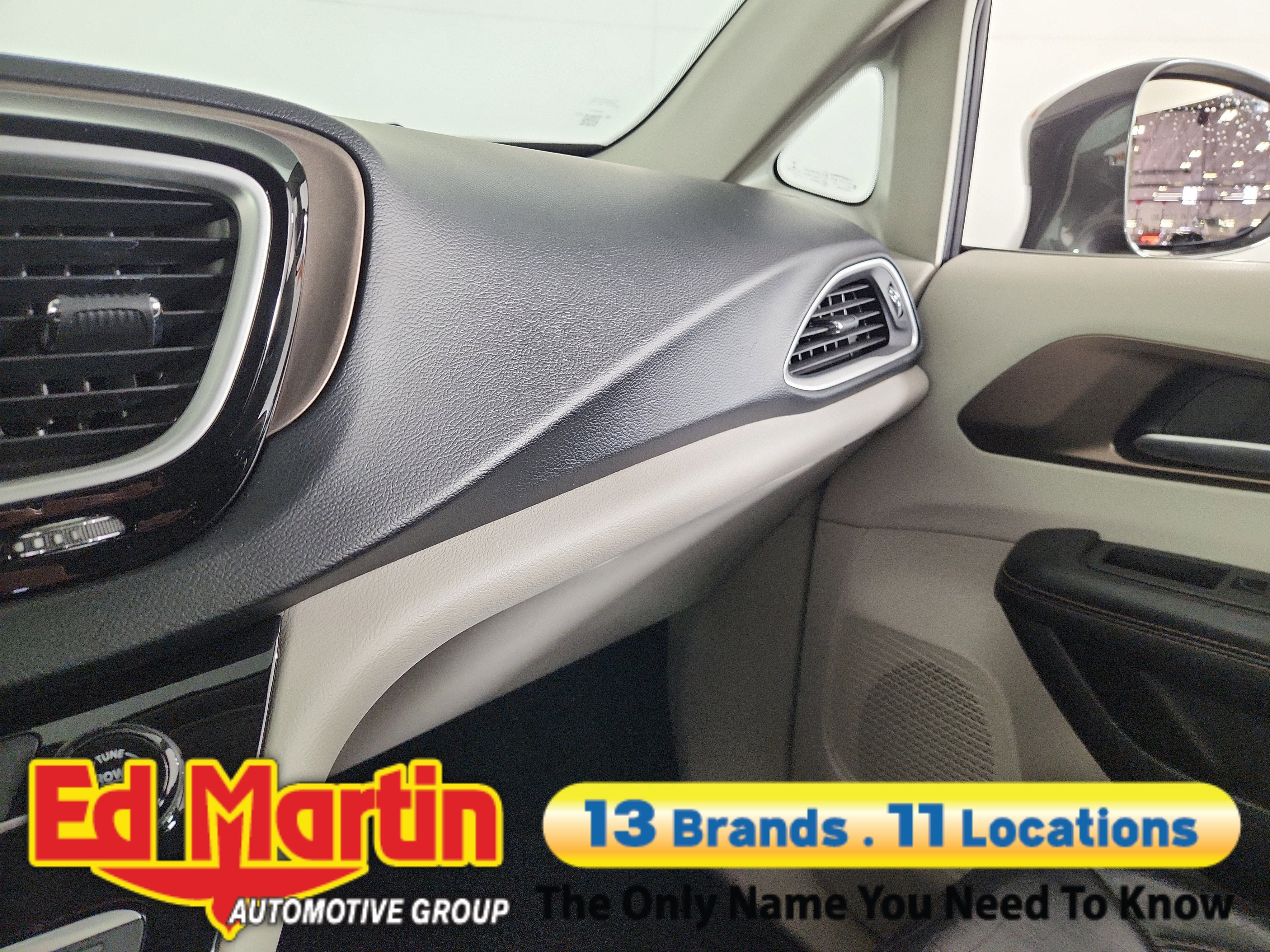 2017 Chrysler Pacifica Touring-L