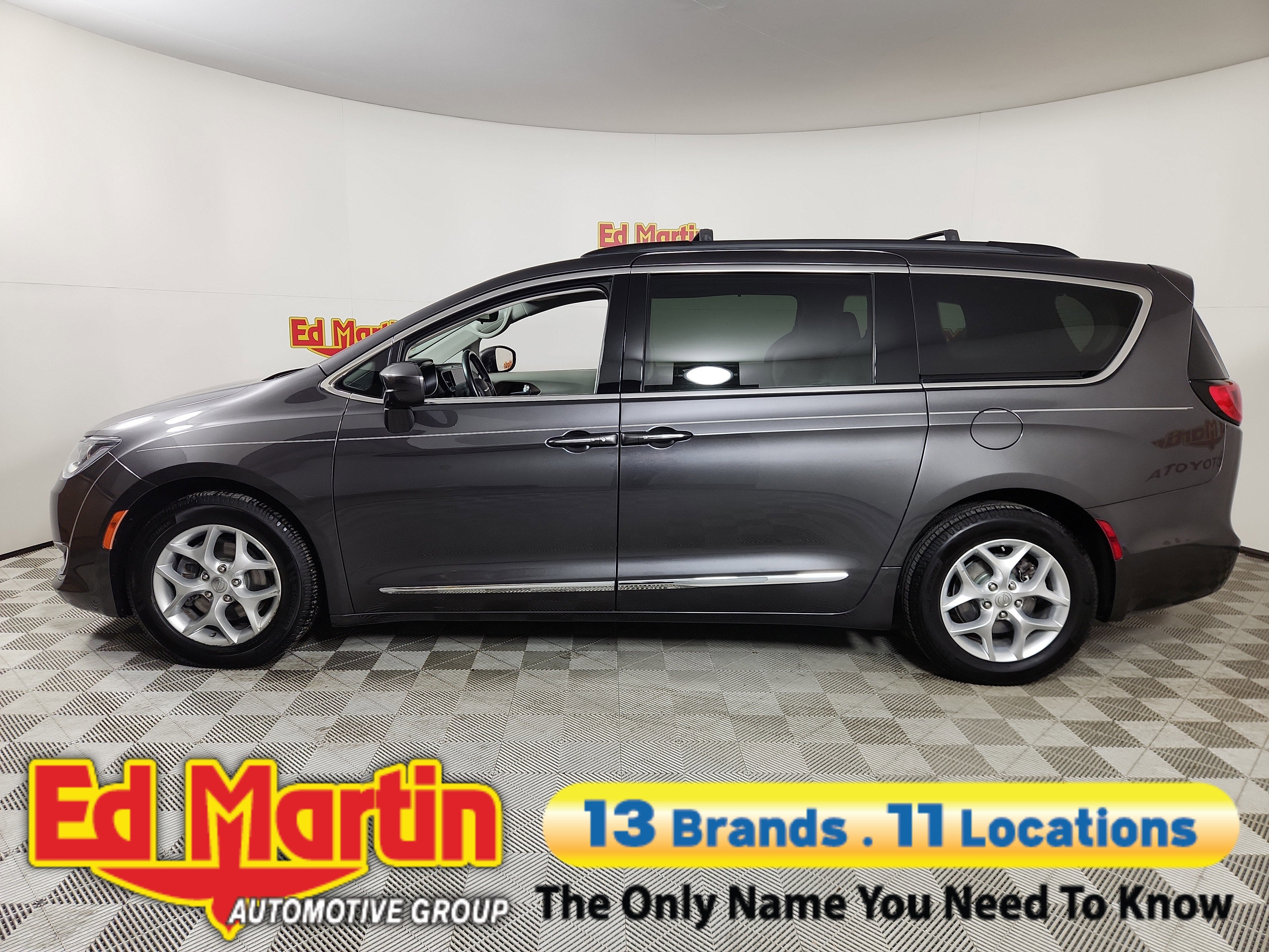 2017 Chrysler Pacifica Touring-L