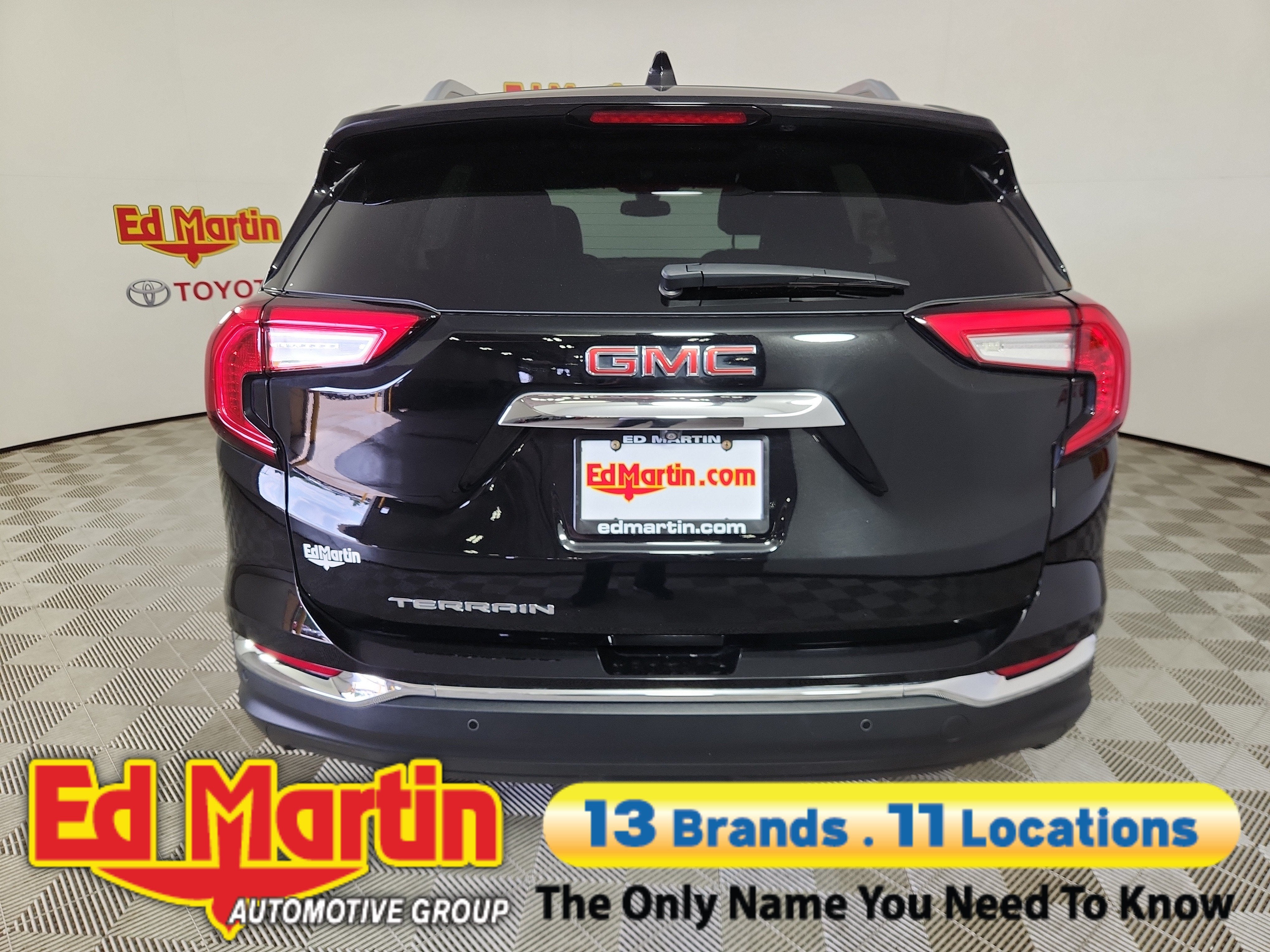 2023 GMC Terrain SLT