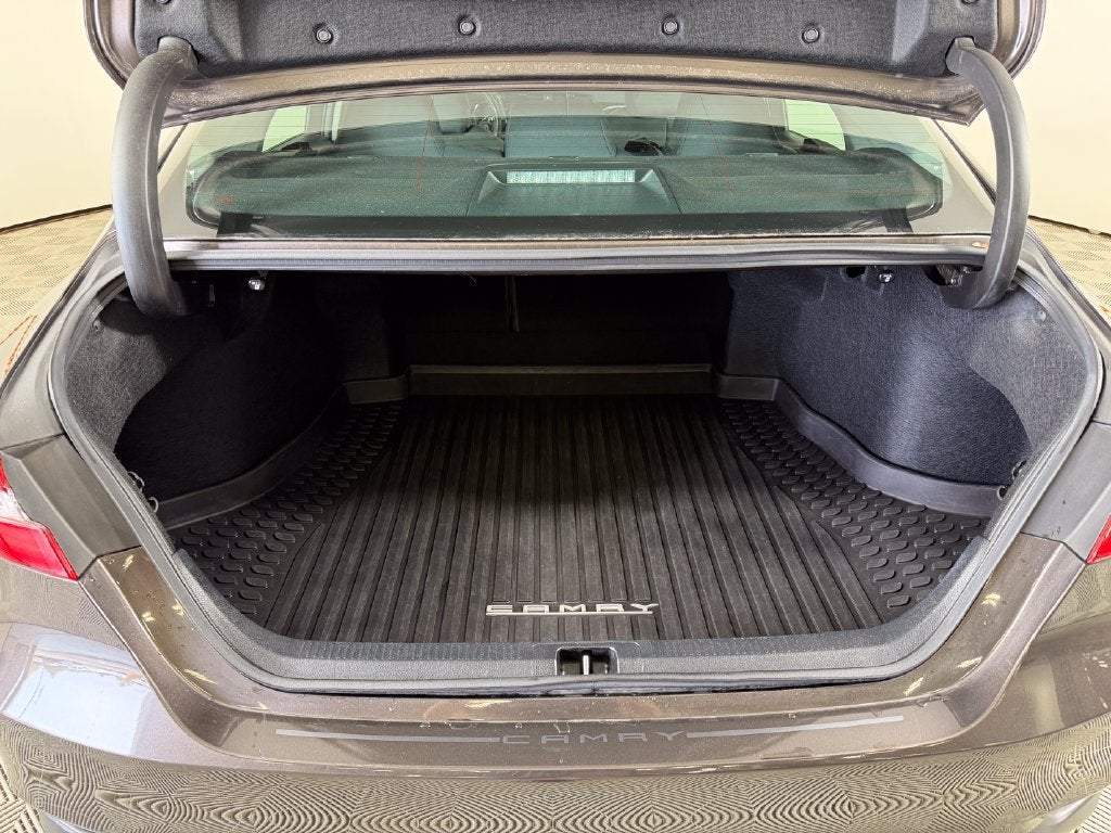 2018 Toyota Camry Hybrid LE