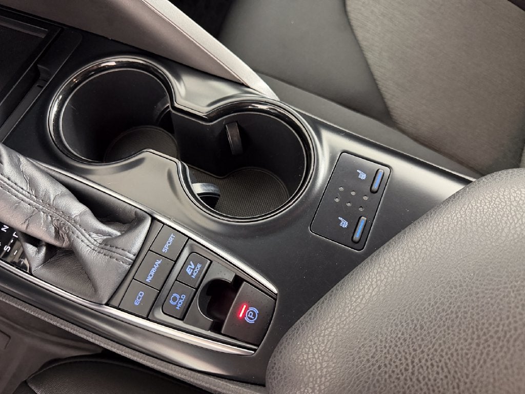 2018 Toyota Camry Hybrid LE