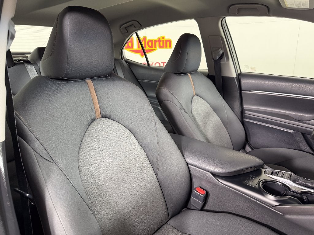 2018 Toyota Camry Hybrid LE