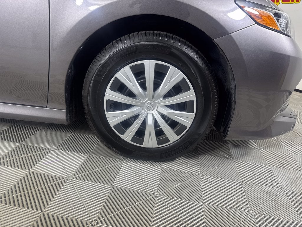2019 Toyota Camry Hybrid LE