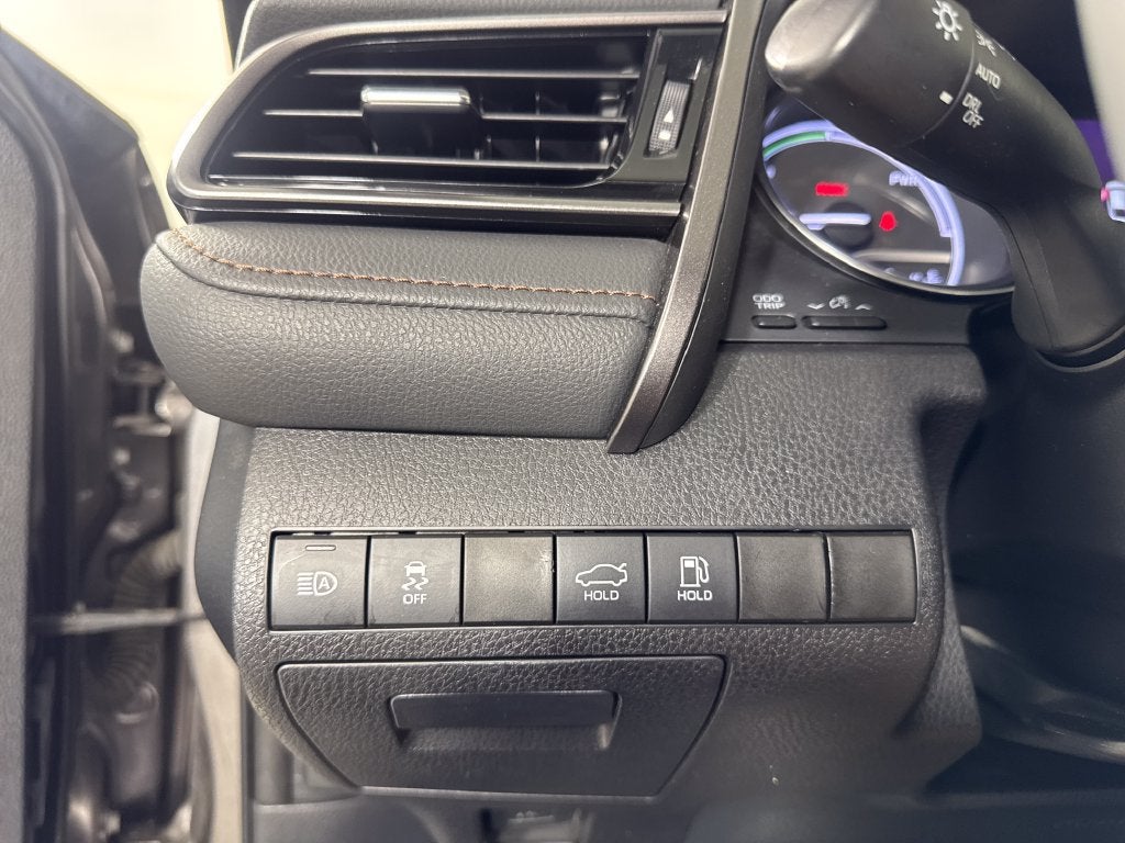 2020 Toyota Camry Hybrid XLE