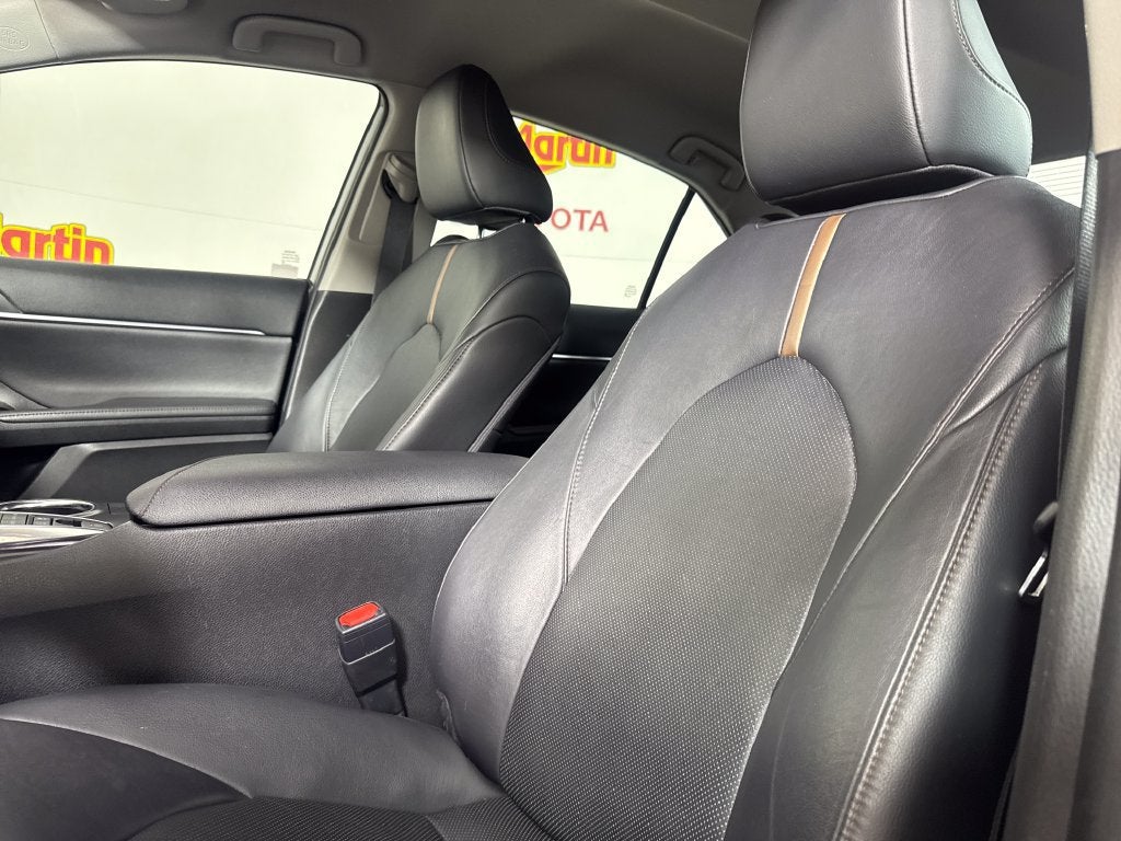 2020 Toyota Camry Hybrid XLE