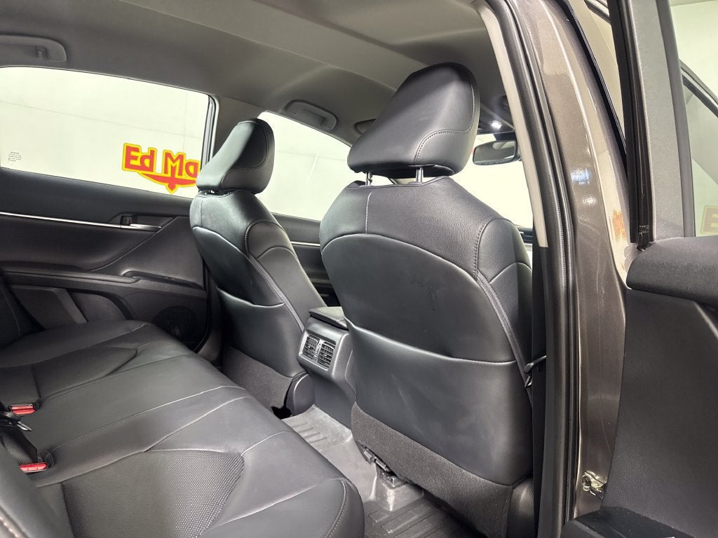 2020 Toyota Camry Hybrid XLE