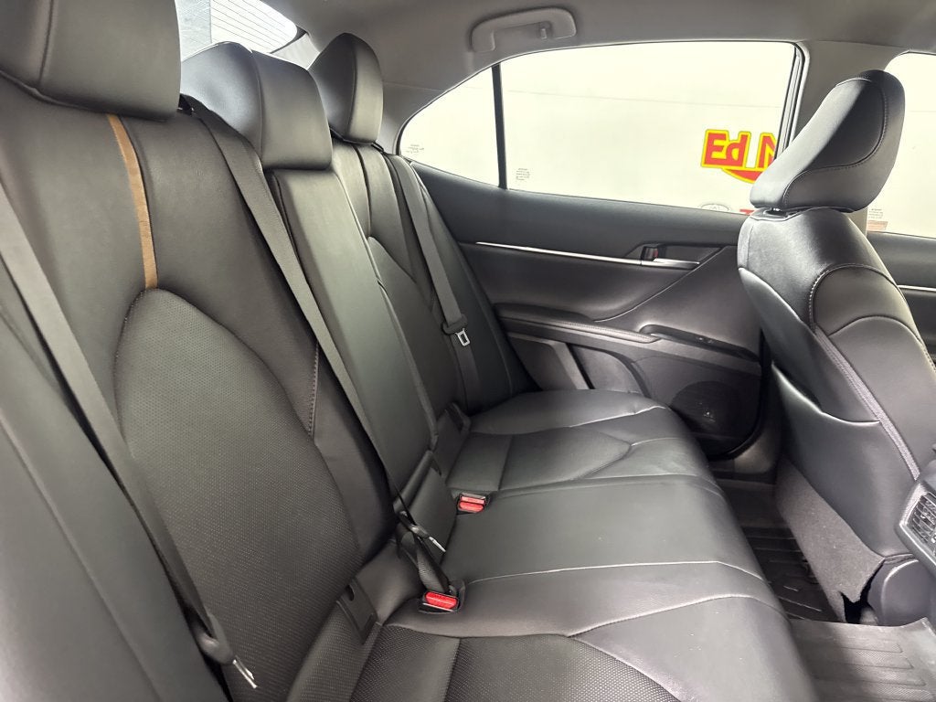 2020 Toyota Camry Hybrid XLE
