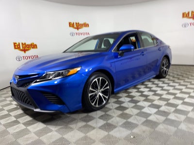 2020 Toyota Camry SE