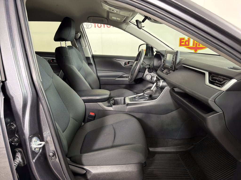 2022 Toyota RAV4 Hybrid LE