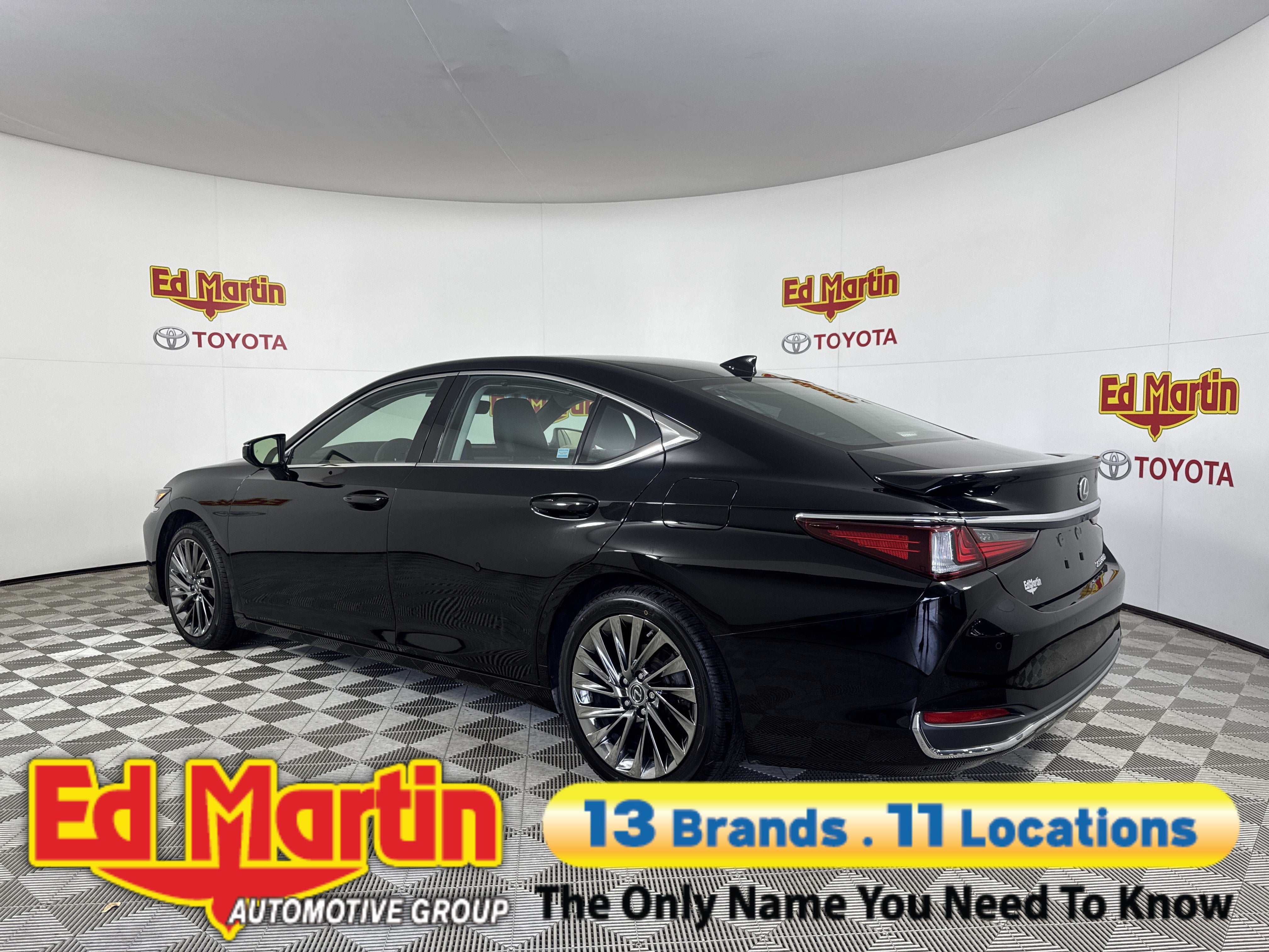 2024 Lexus ES ES 300h Ultra Luxury