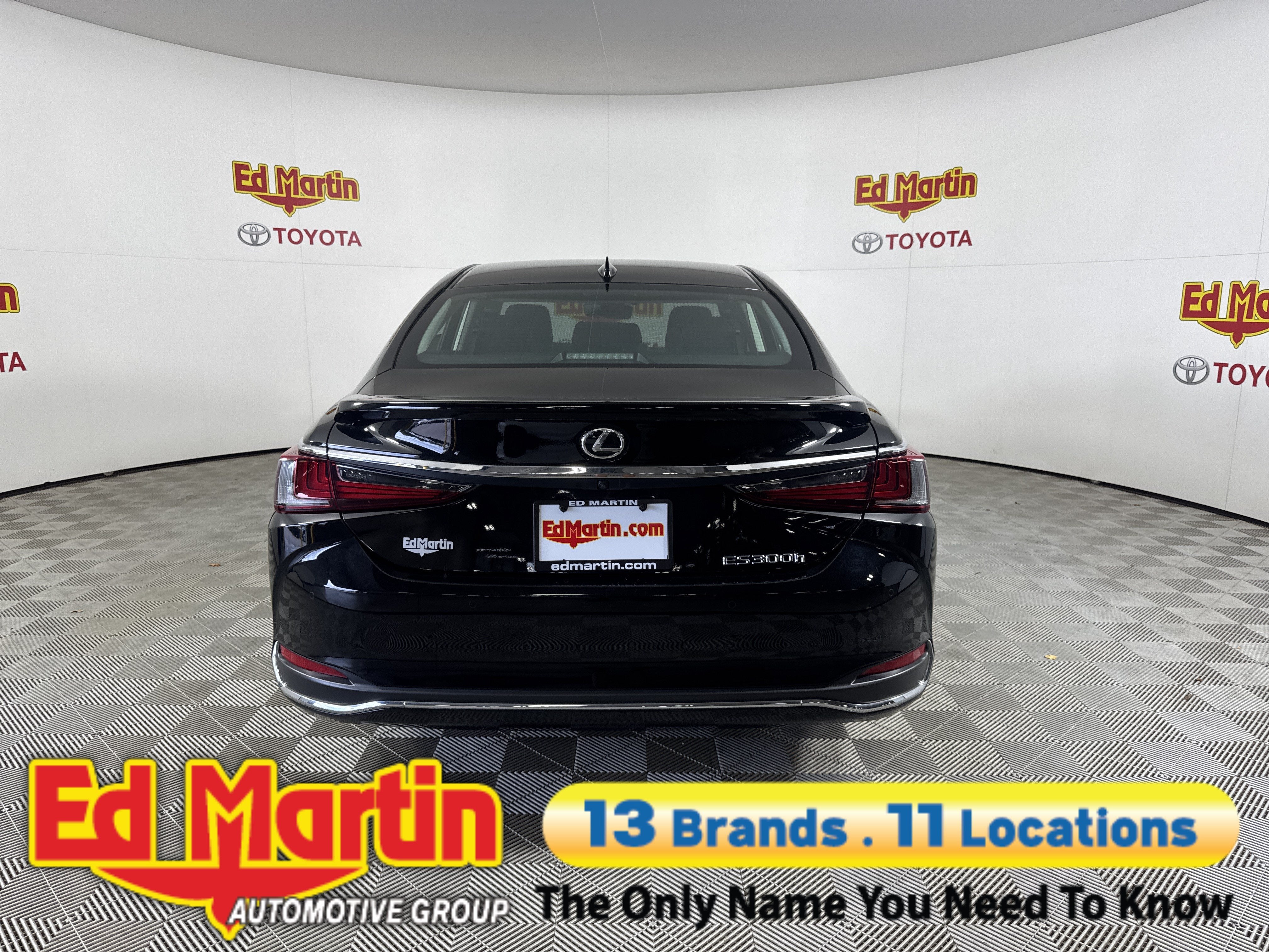 2024 Lexus ES ES 300h Ultra Luxury