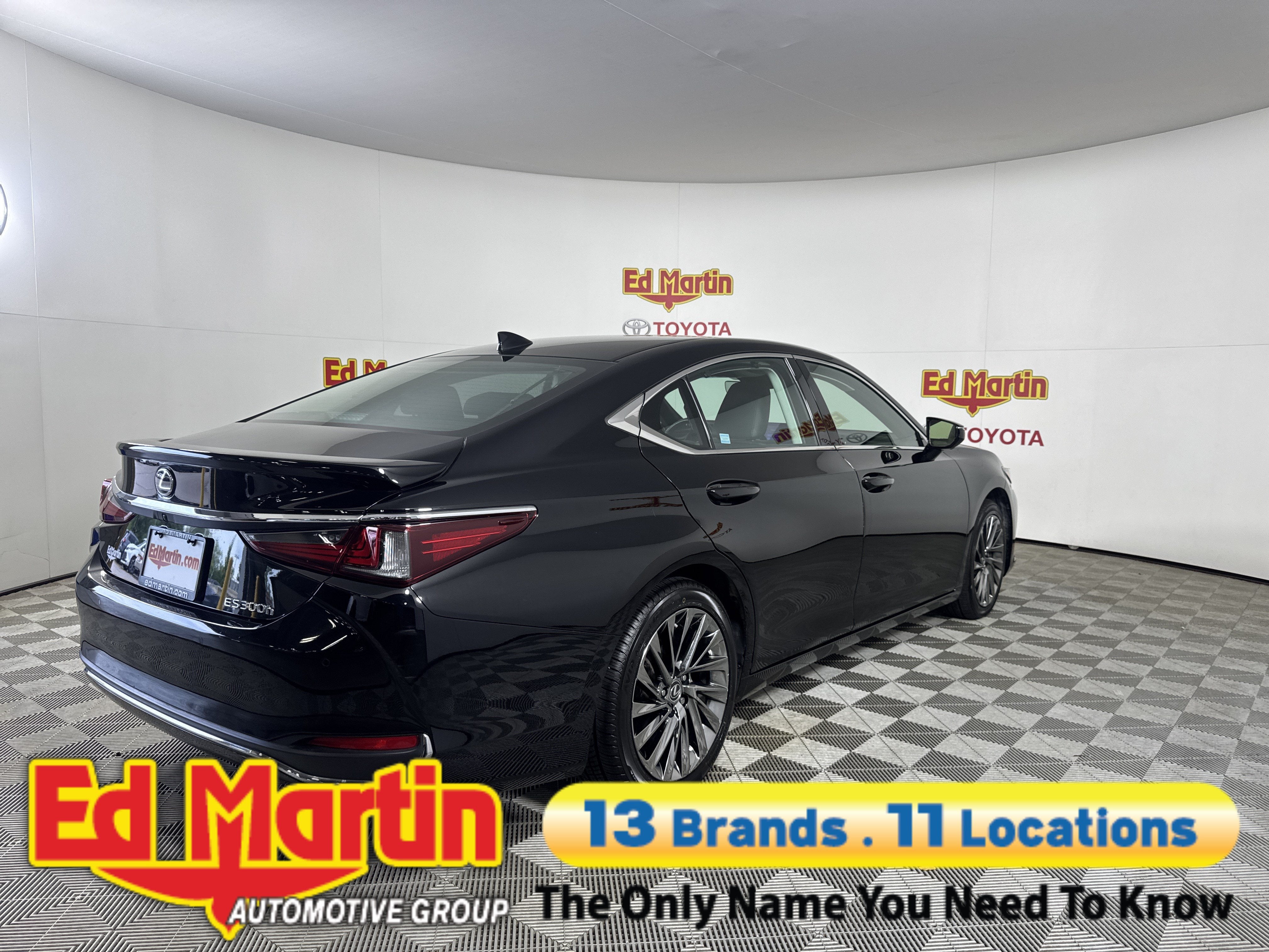 2024 Lexus ES ES 300h Ultra Luxury