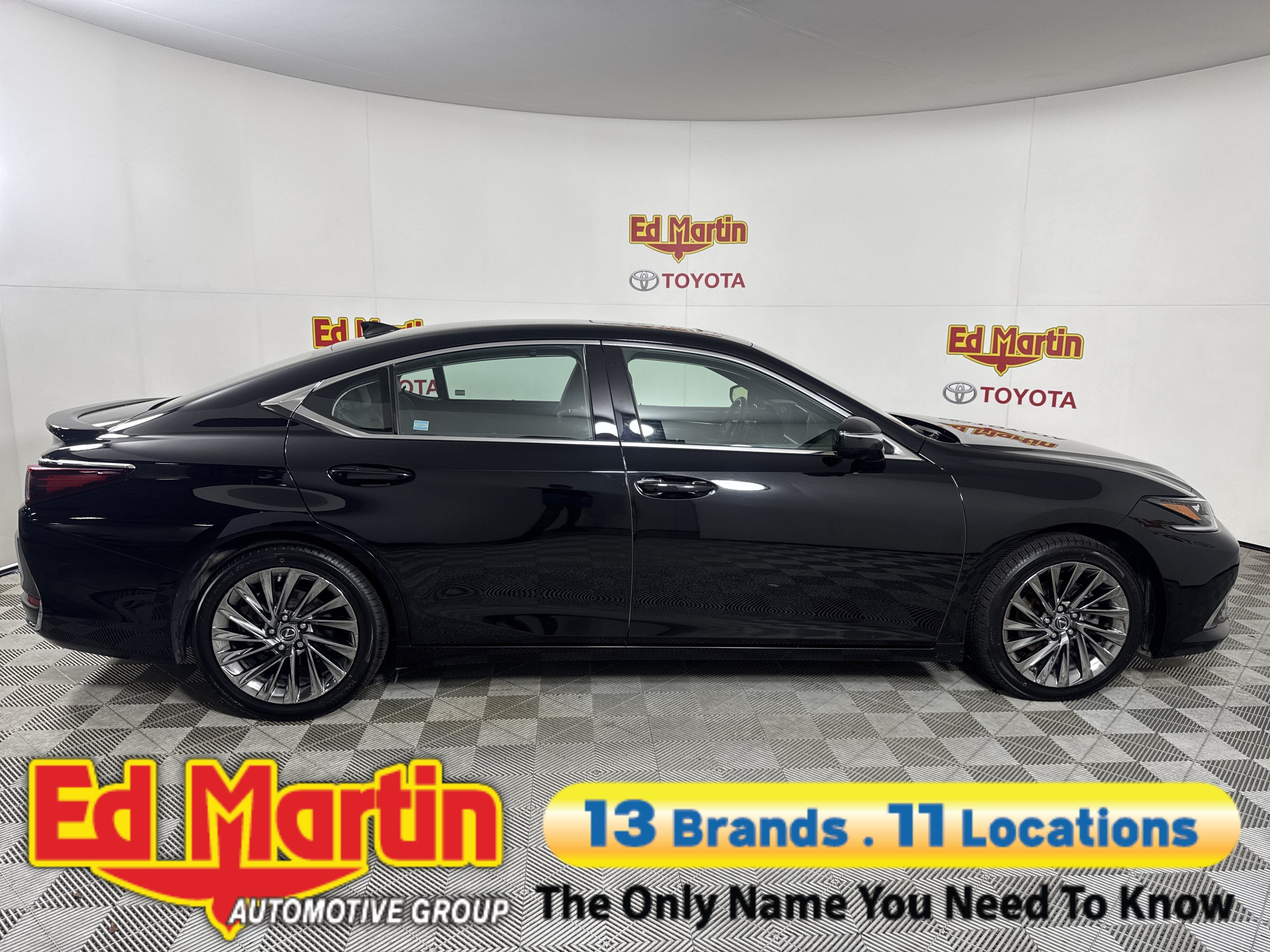 2024 Lexus ES ES 300h Ultra Luxury