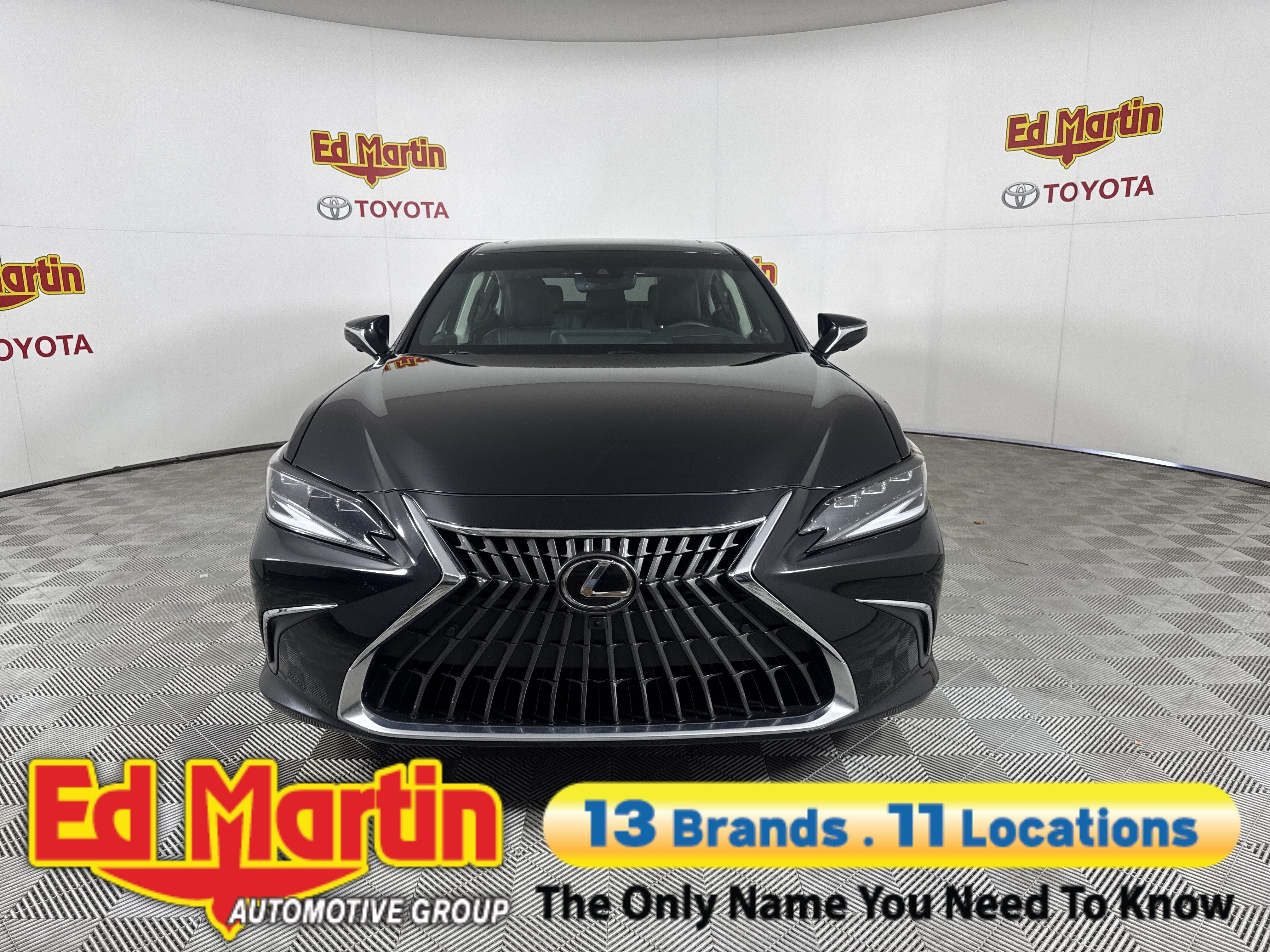2024 Lexus ES ES 300h Ultra Luxury