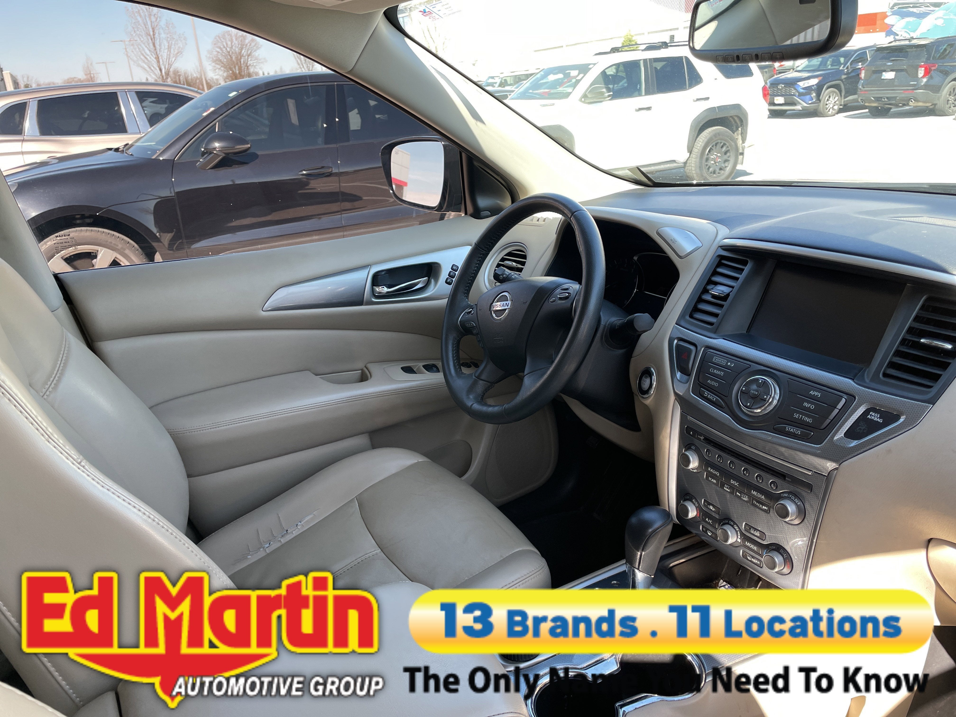 2017 Nissan Pathfinder SL