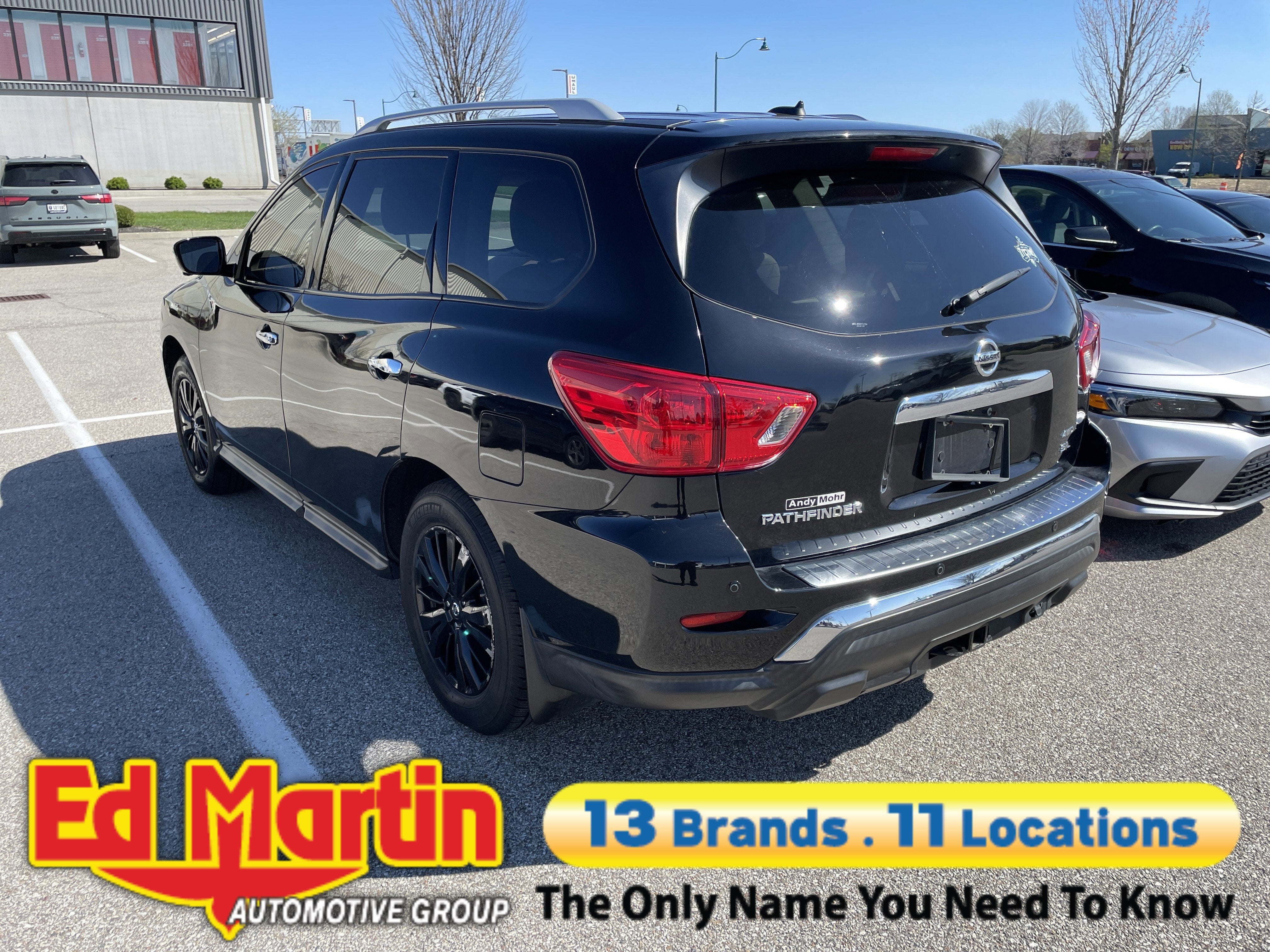 2017 Nissan Pathfinder SL