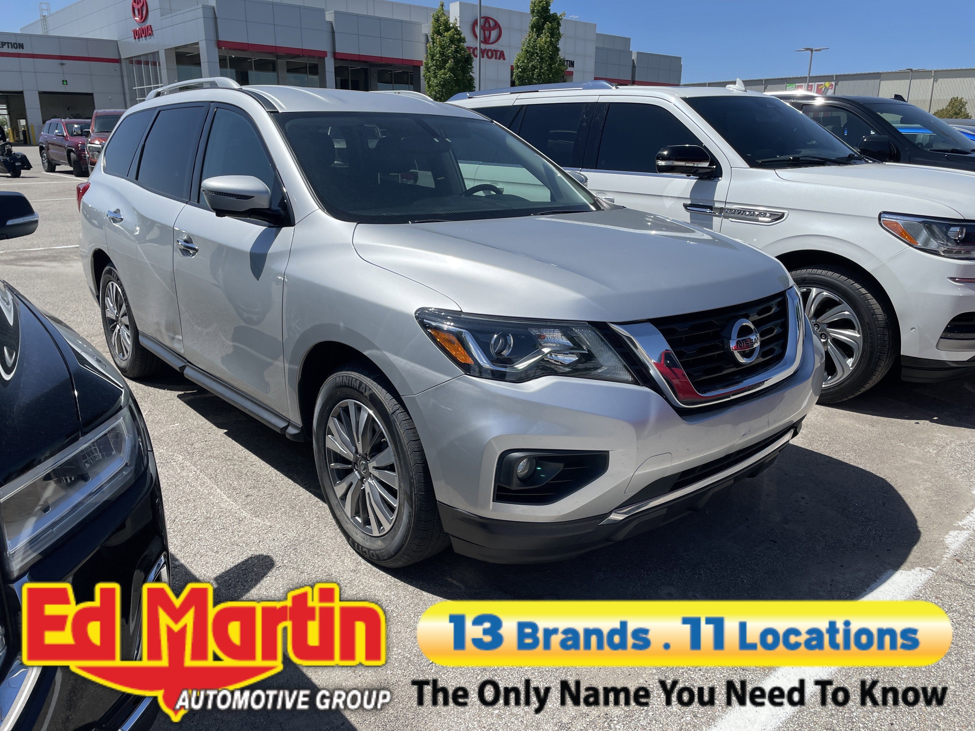 2019 Nissan Pathfinder SL