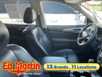 2019 Nissan Pathfinder SL