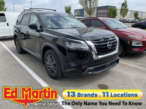 2022 Nissan Pathfinder SV