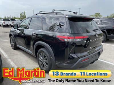2022 Nissan Pathfinder SV