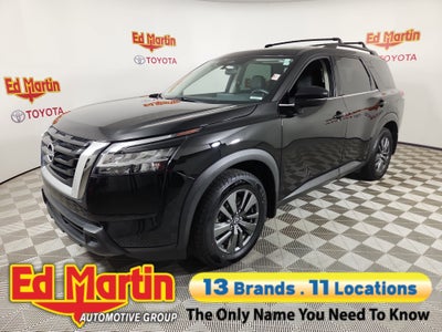 2022 Nissan Pathfinder SV