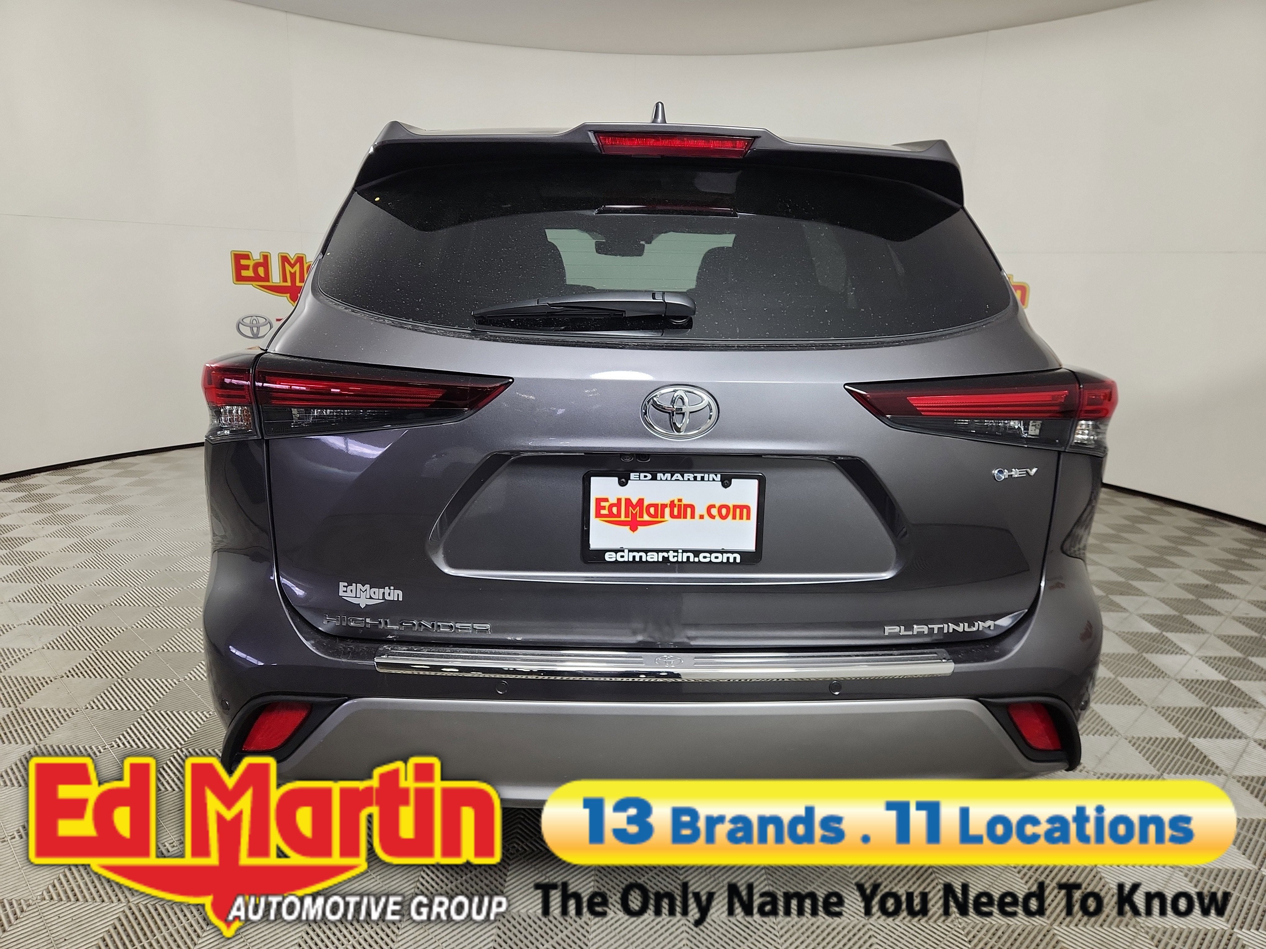 2025 Toyota Highlander Hybrid Platinum