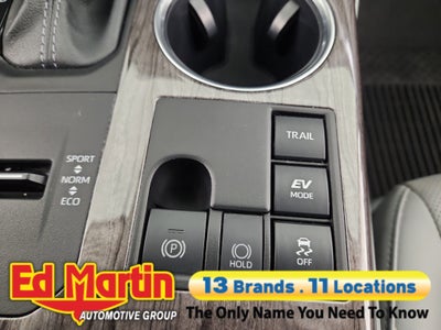 2025 Toyota Highlander Hybrid Platinum