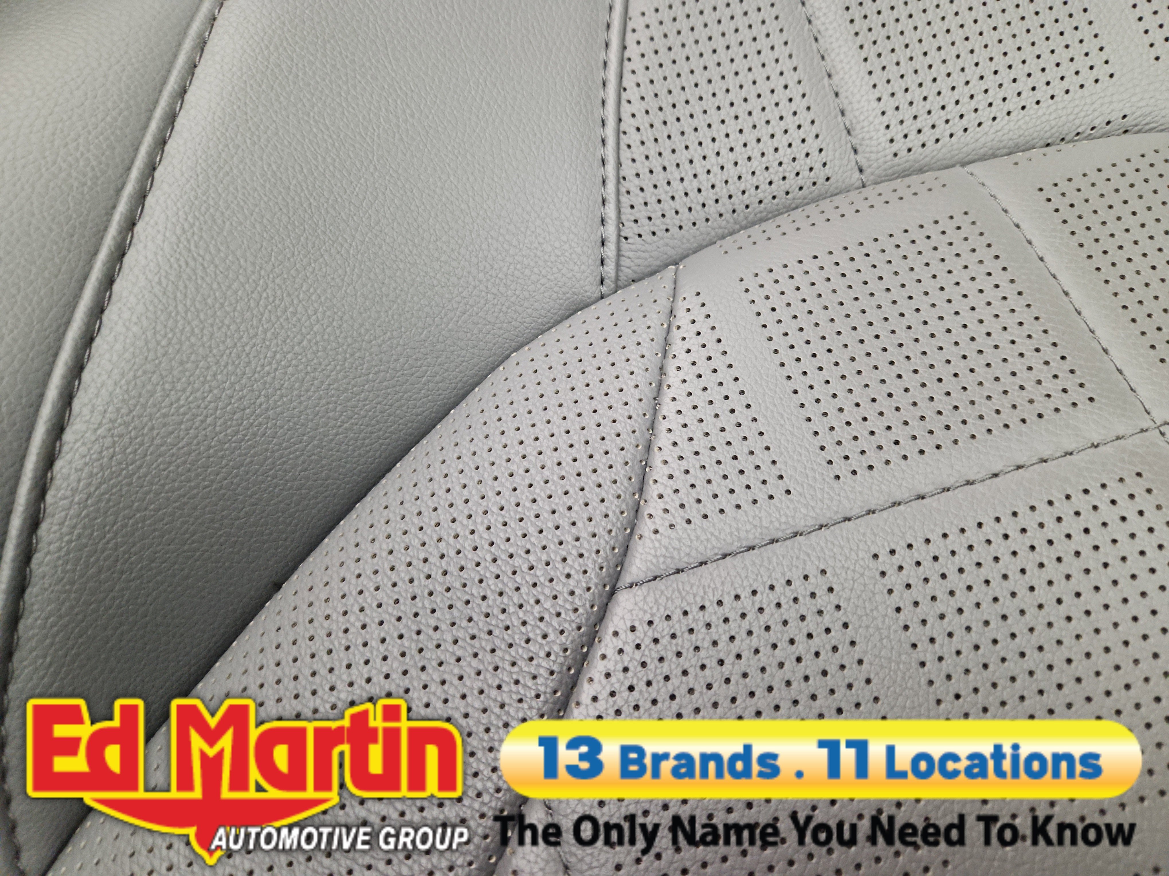 2025 Toyota Highlander Hybrid Platinum