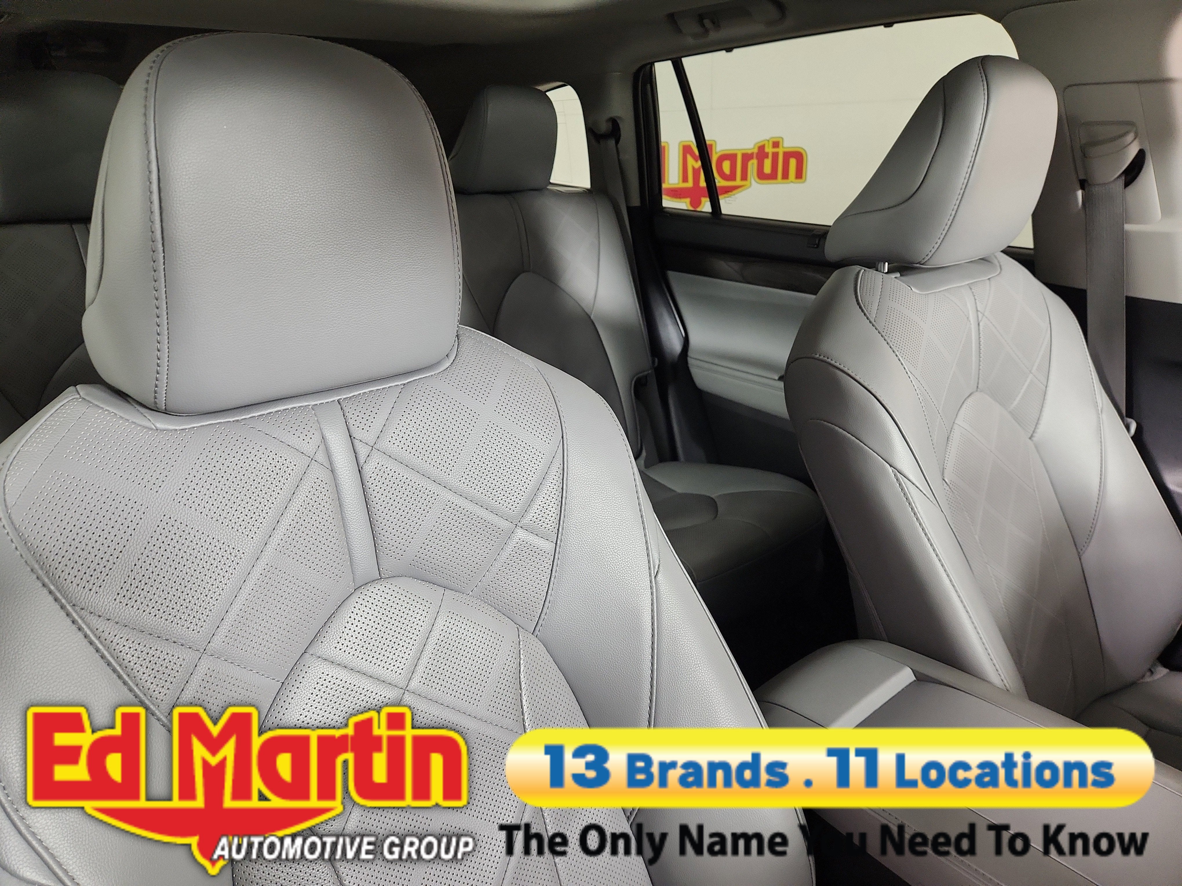 2025 Toyota Highlander Hybrid Platinum