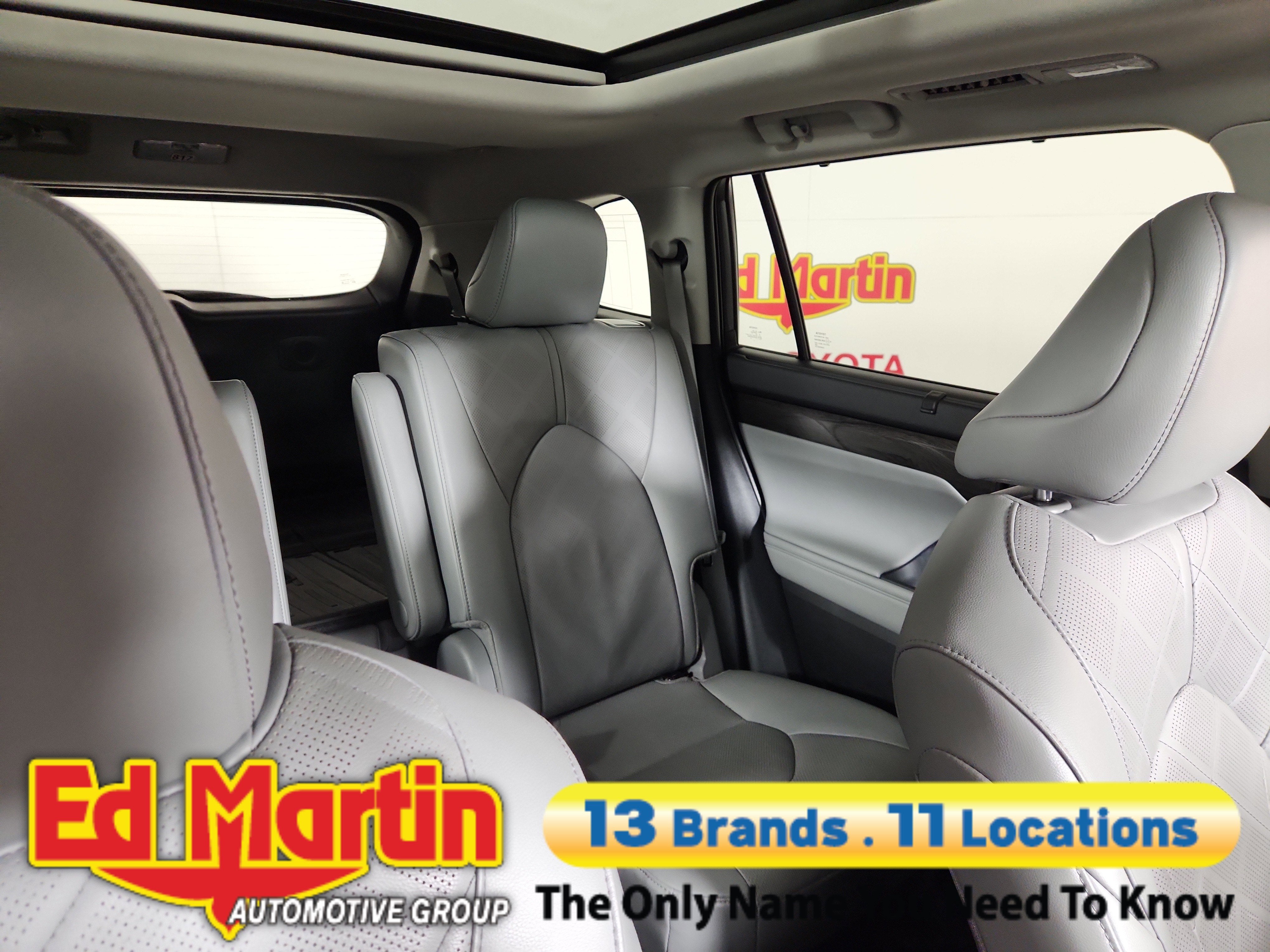 2025 Toyota Highlander Hybrid Platinum