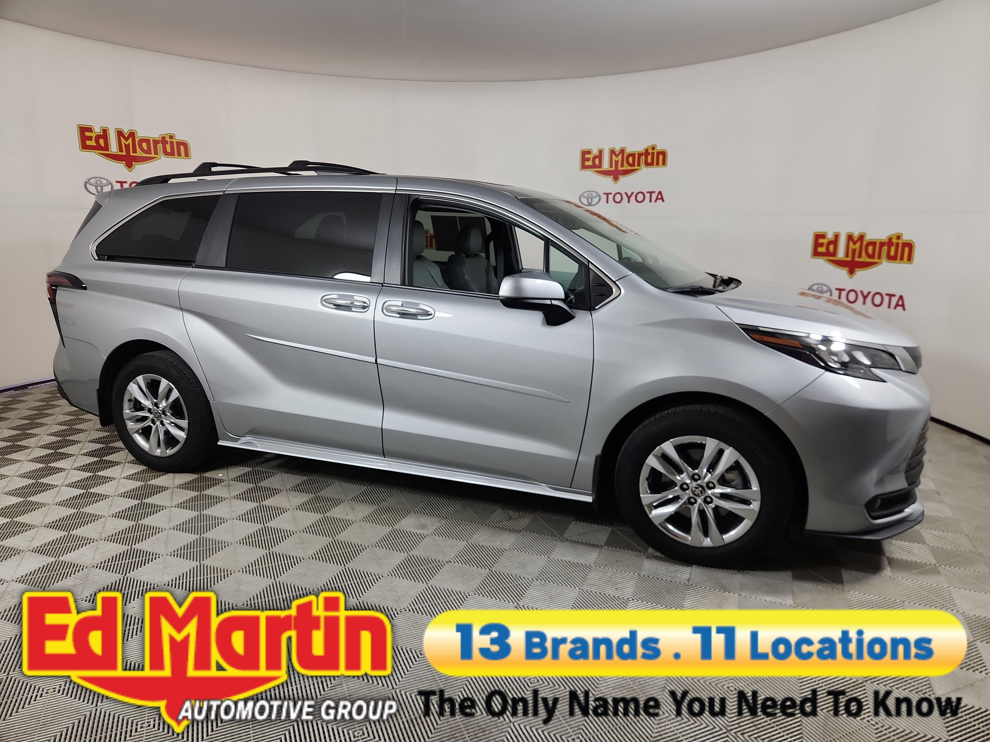 2025 Toyota Sienna XLE