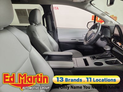 2025 Toyota Sienna XLE