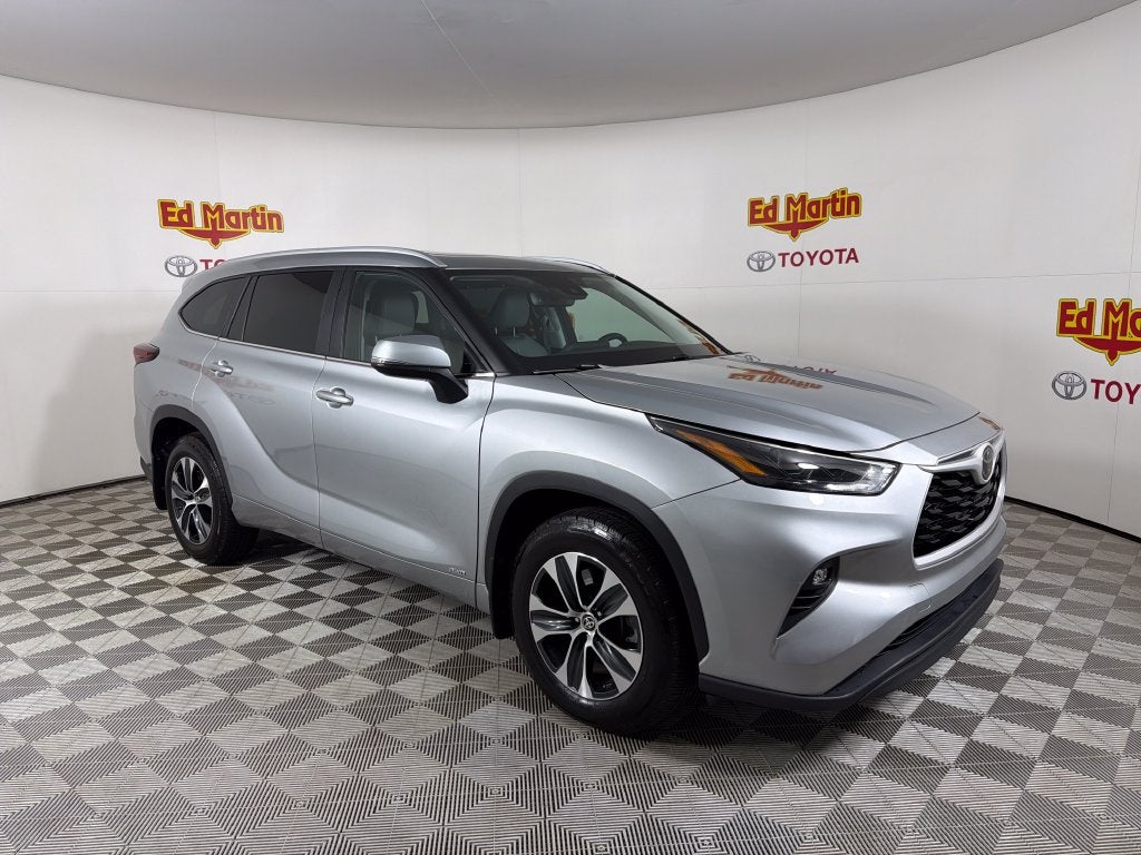 2025 Toyota Highlander Hybrid XLE